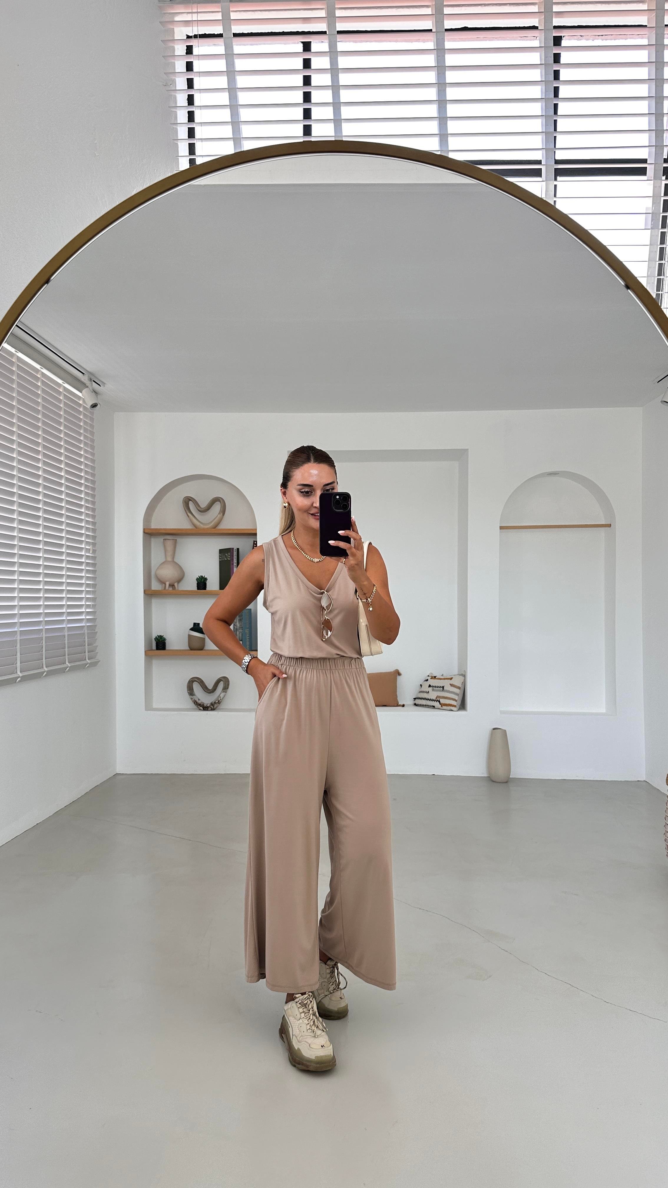 Sırtı Fermuarlı Bel Dekolte Vizon Modal Tulum