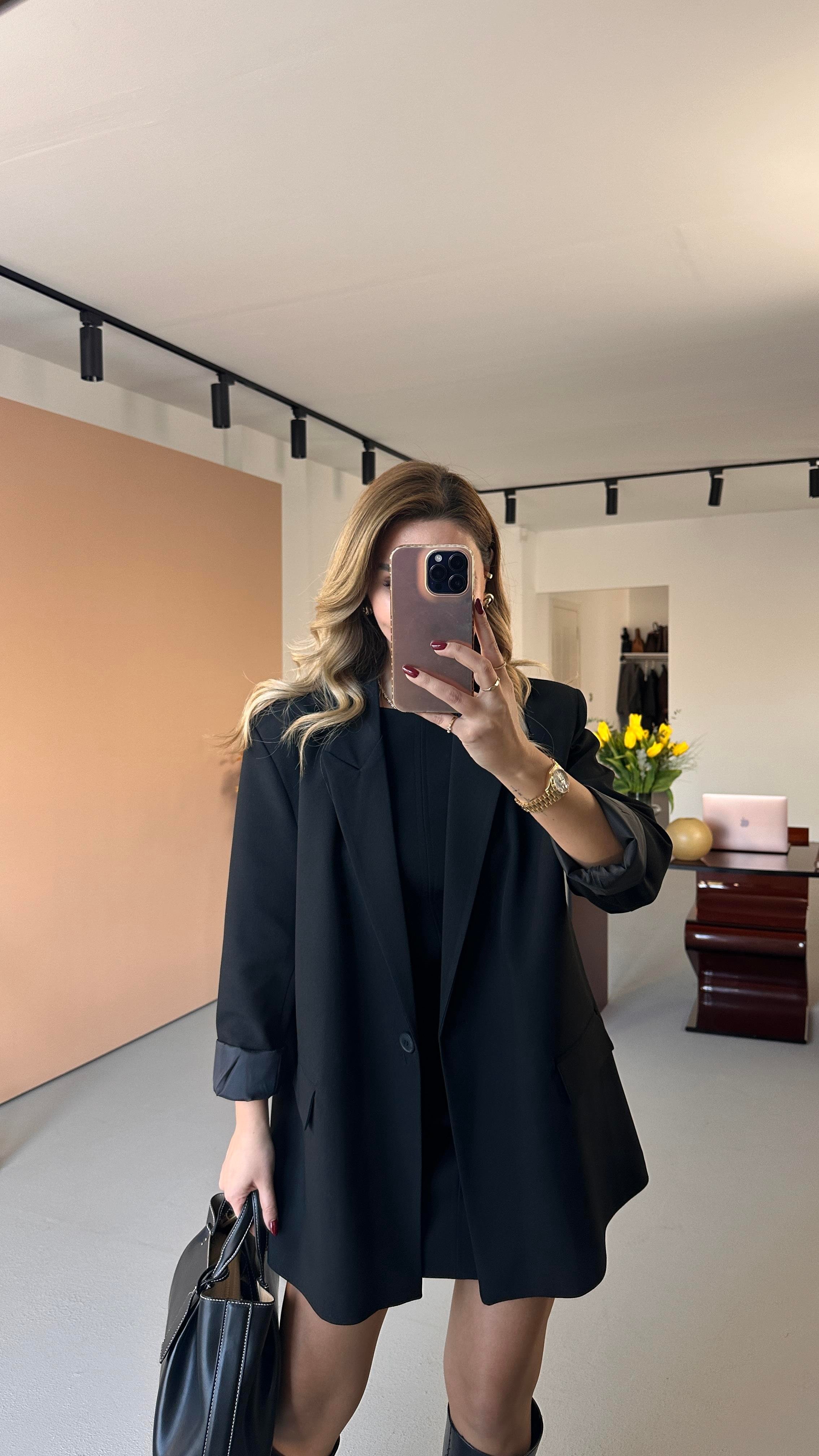 Tek Düğme Detay Astarlı Oversize Siyah Ceket