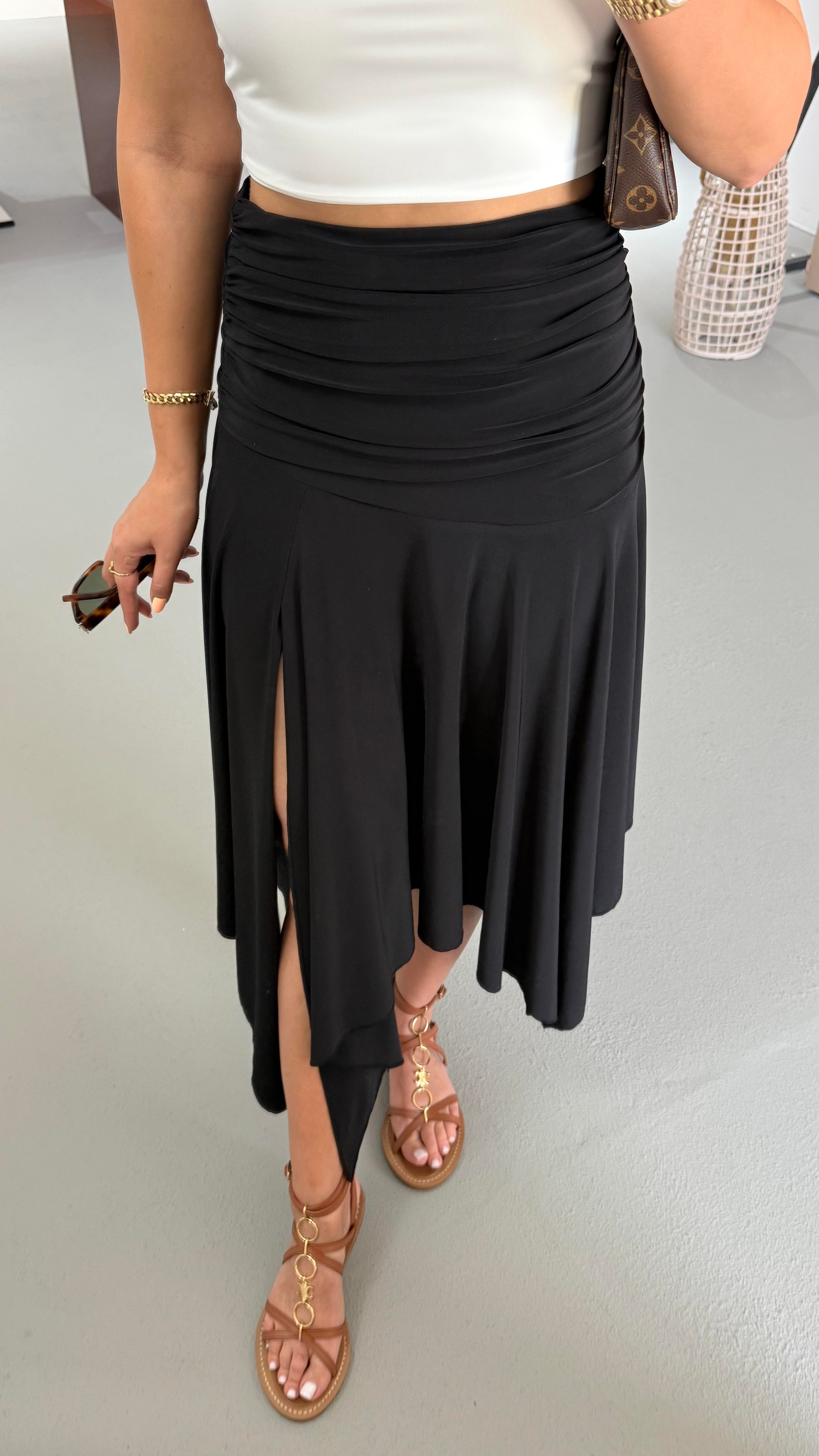 Tek Yırtmaç Detay Siyah Gode Etek