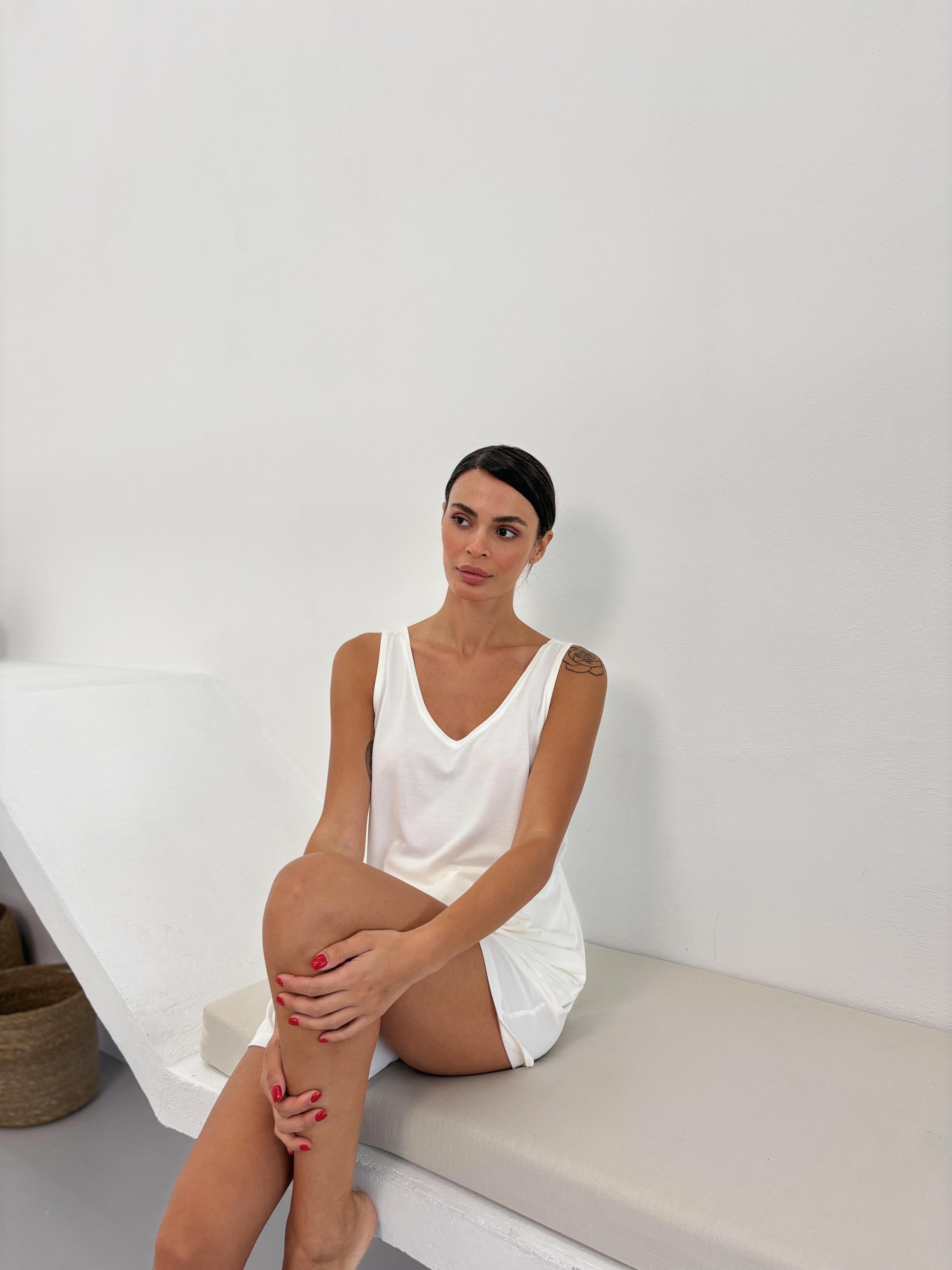 V Yaka Dökümlü Ekru Modal Atlet