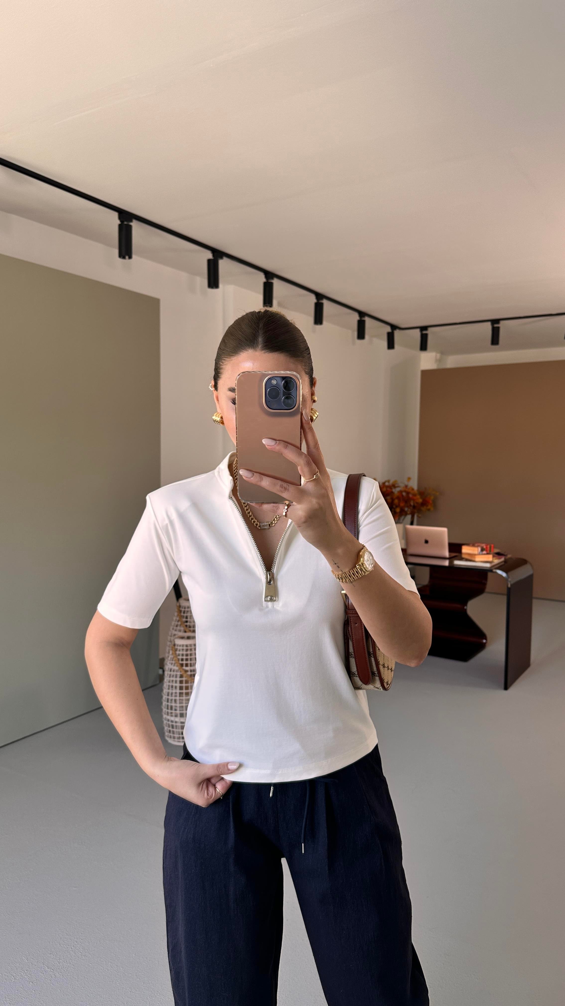 Yaka Fermuarlı Ekru Modal Bluz