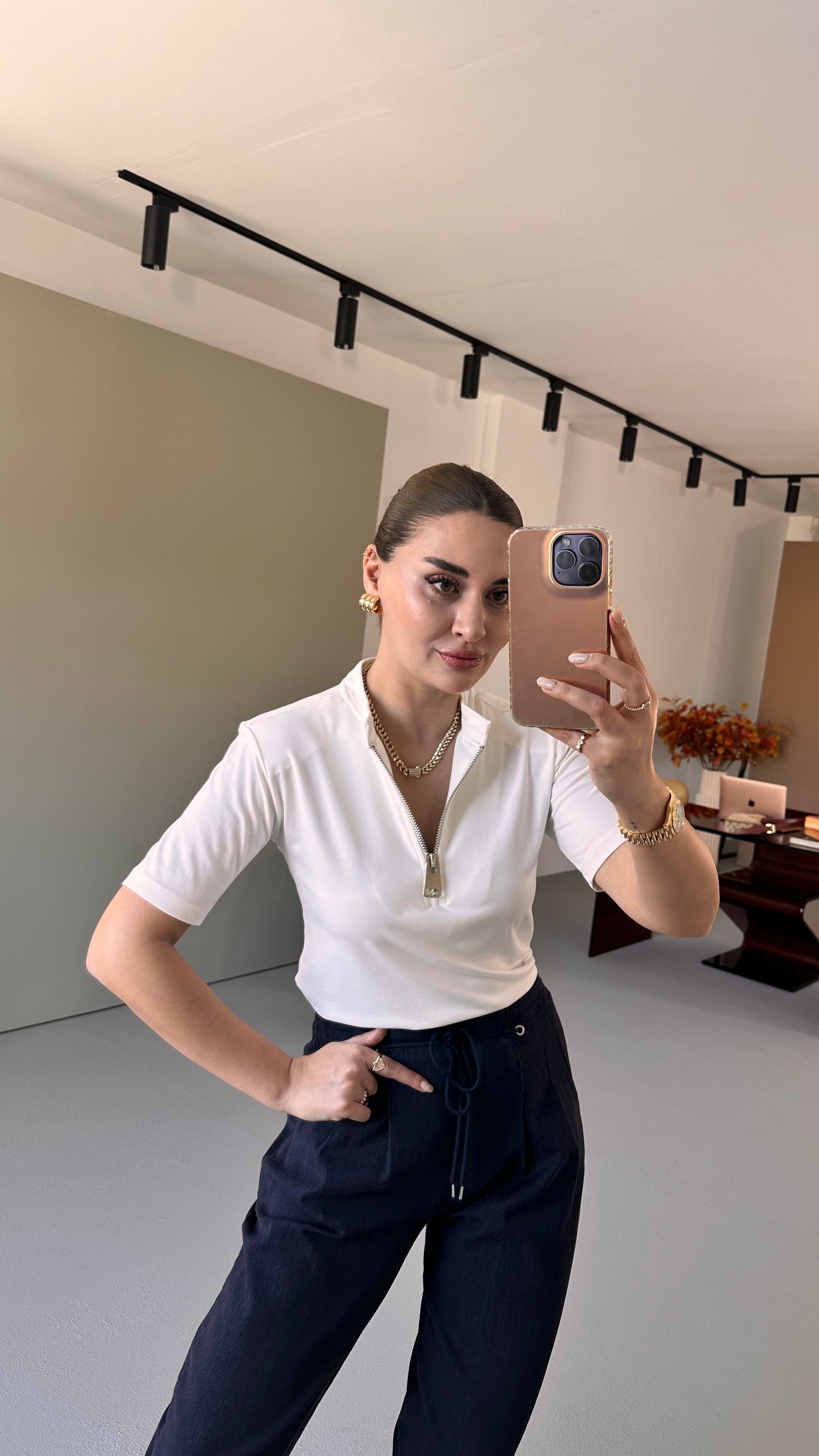 Yaka Fermuarlı Ekru Modal Bluz