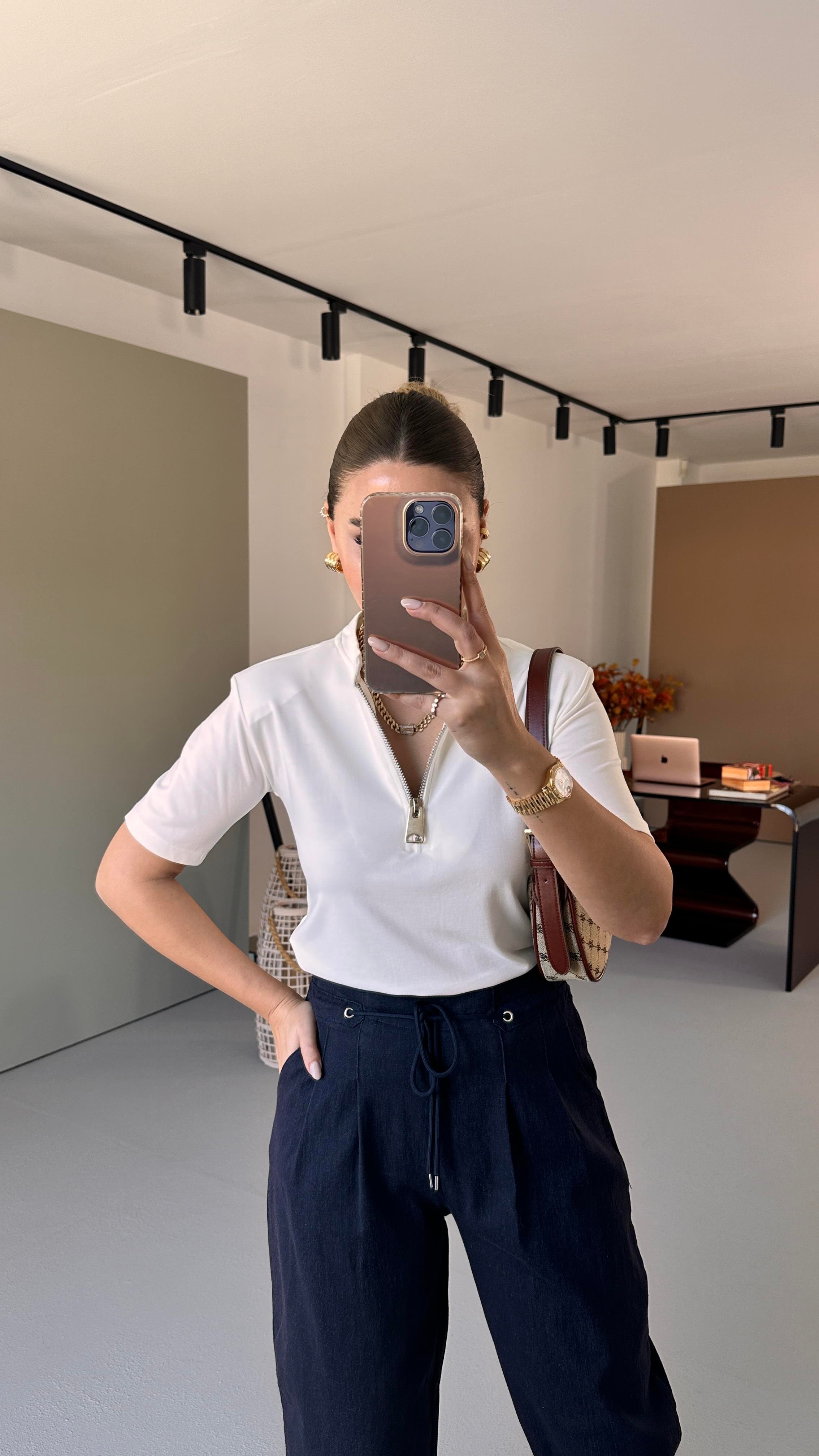 Yaka Fermuarlı Ekru Modal Bluz