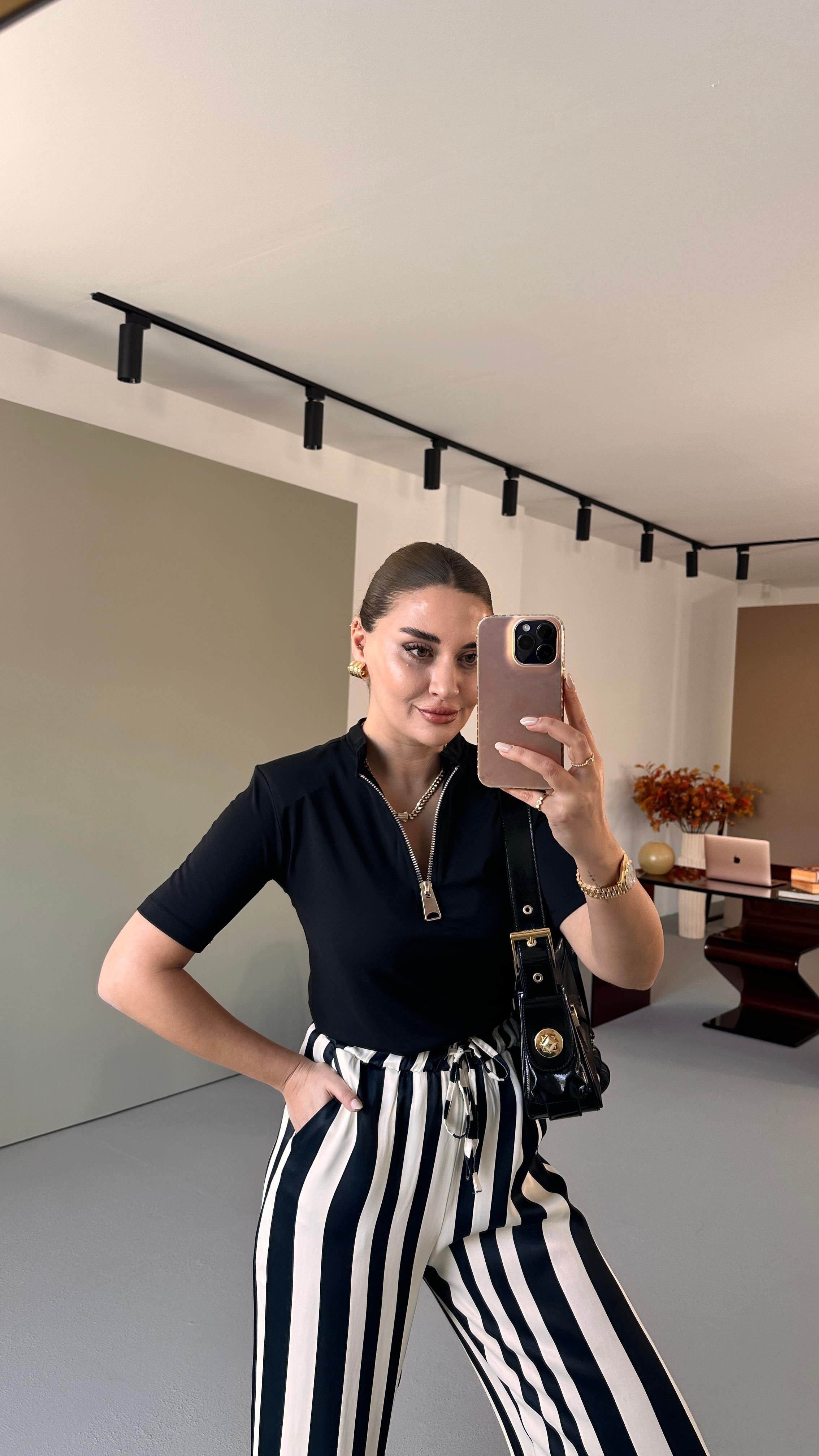 Yaka Fermuarlı Siyah Modal Bluz
