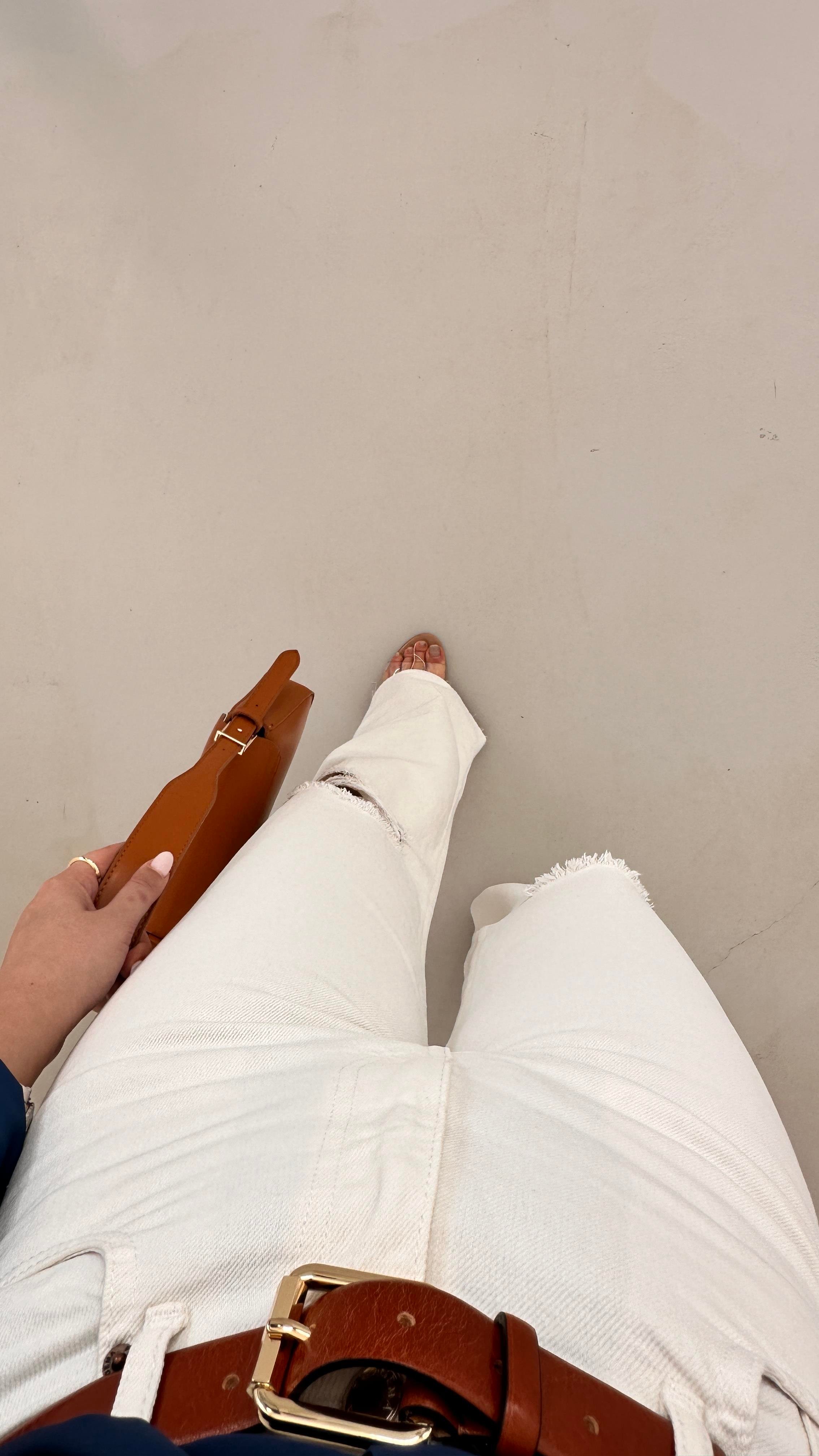 Yırtık Detay Kesik Paça Straight Beyaz Jean