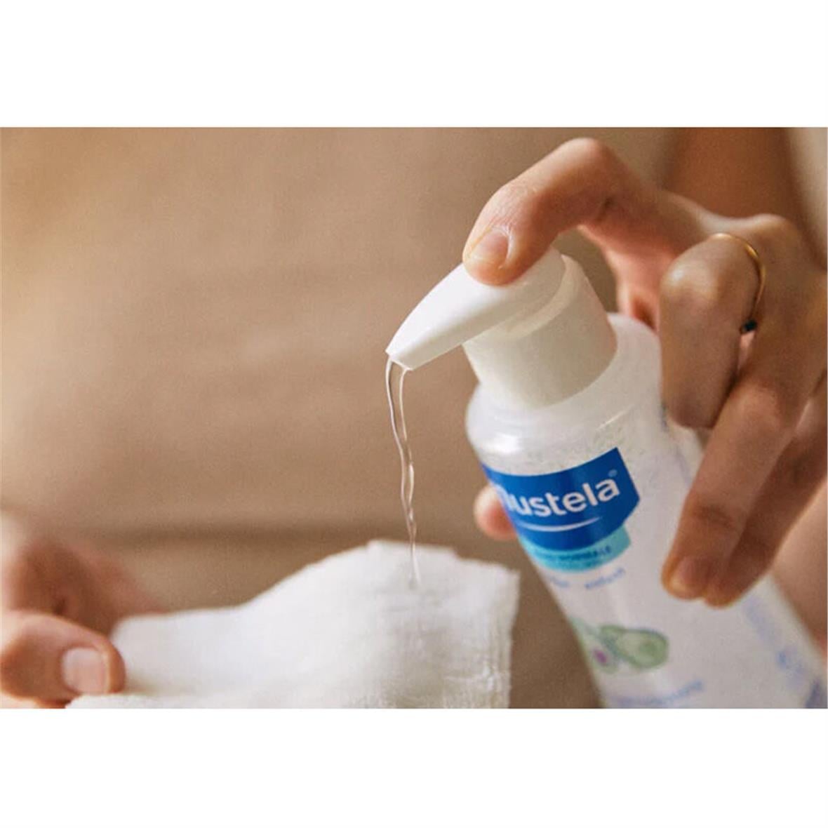Mustela Physiobebe Durulama Gerektirmeyen Temizleyici Sıvı 300ml - Mustela