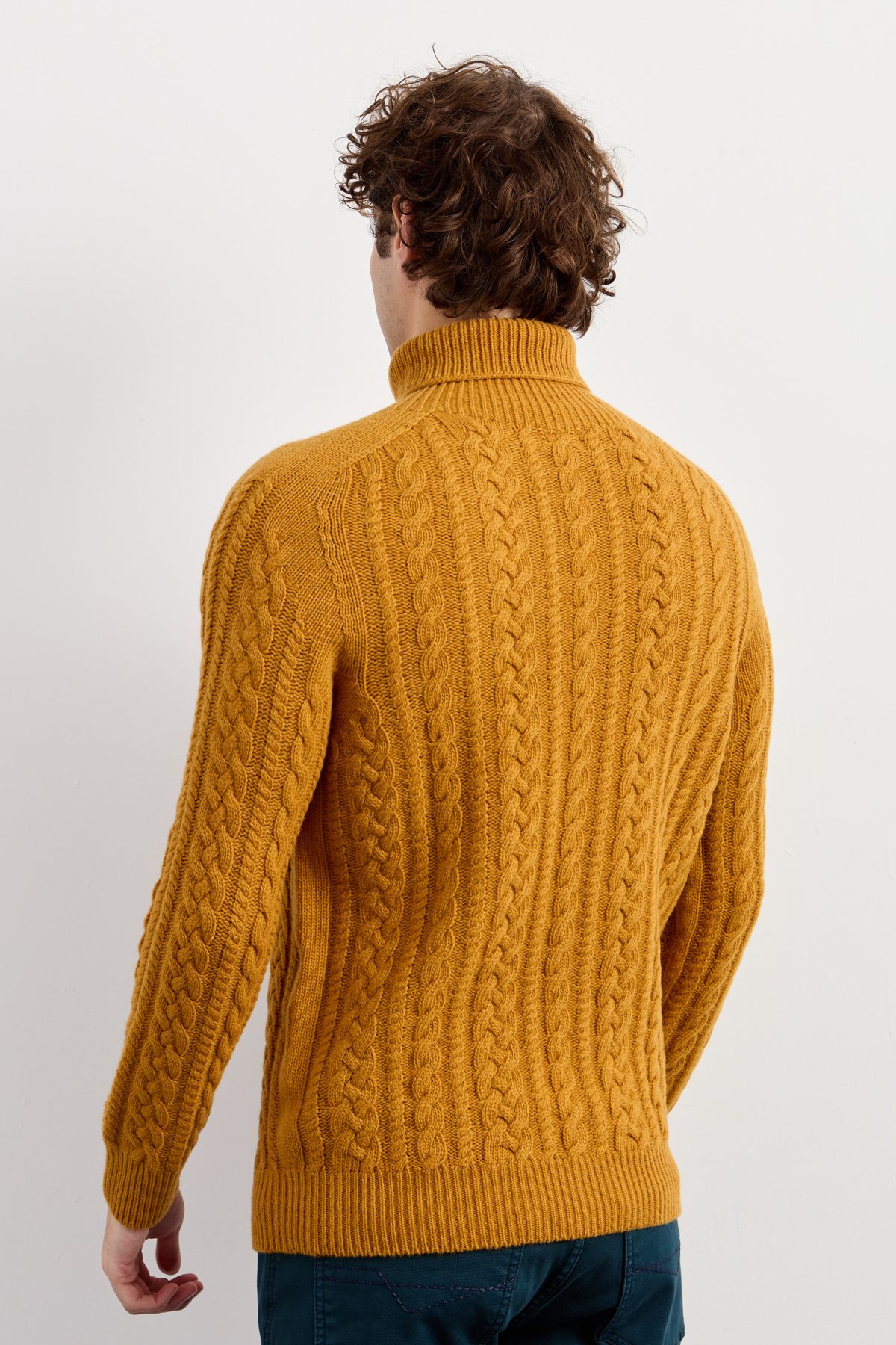 22589Erkek Balıkçı Yaka Saç Örgülü Yün Kazak Hardal