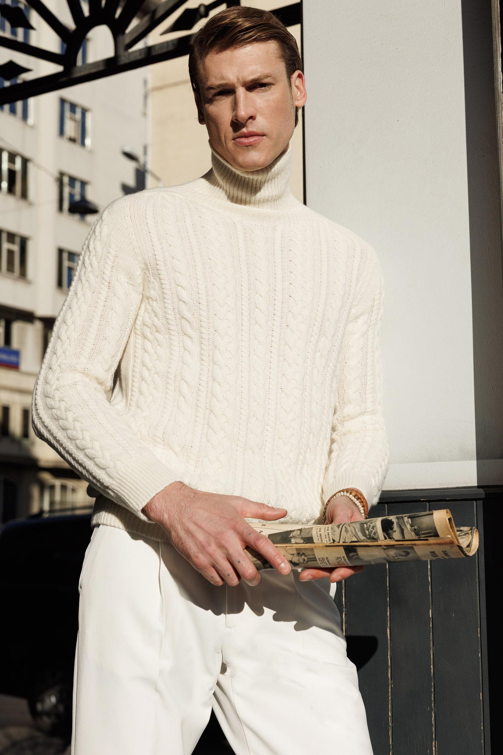 22589Мужская водолазка вязаный шерстяной свитер цвет кости