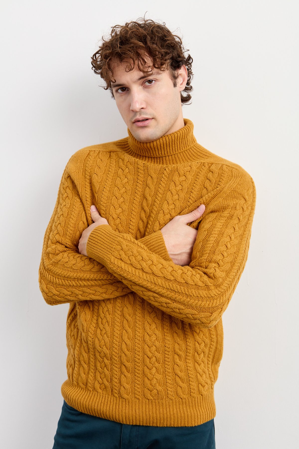 22589Erkek Balıkçı Yaka Saç Örgülü Yün Kazak Hardal