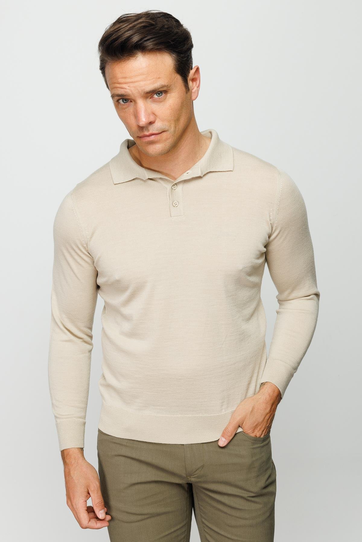 21601Мужской базовый трикотажный свитер с воротником поло Бежевый