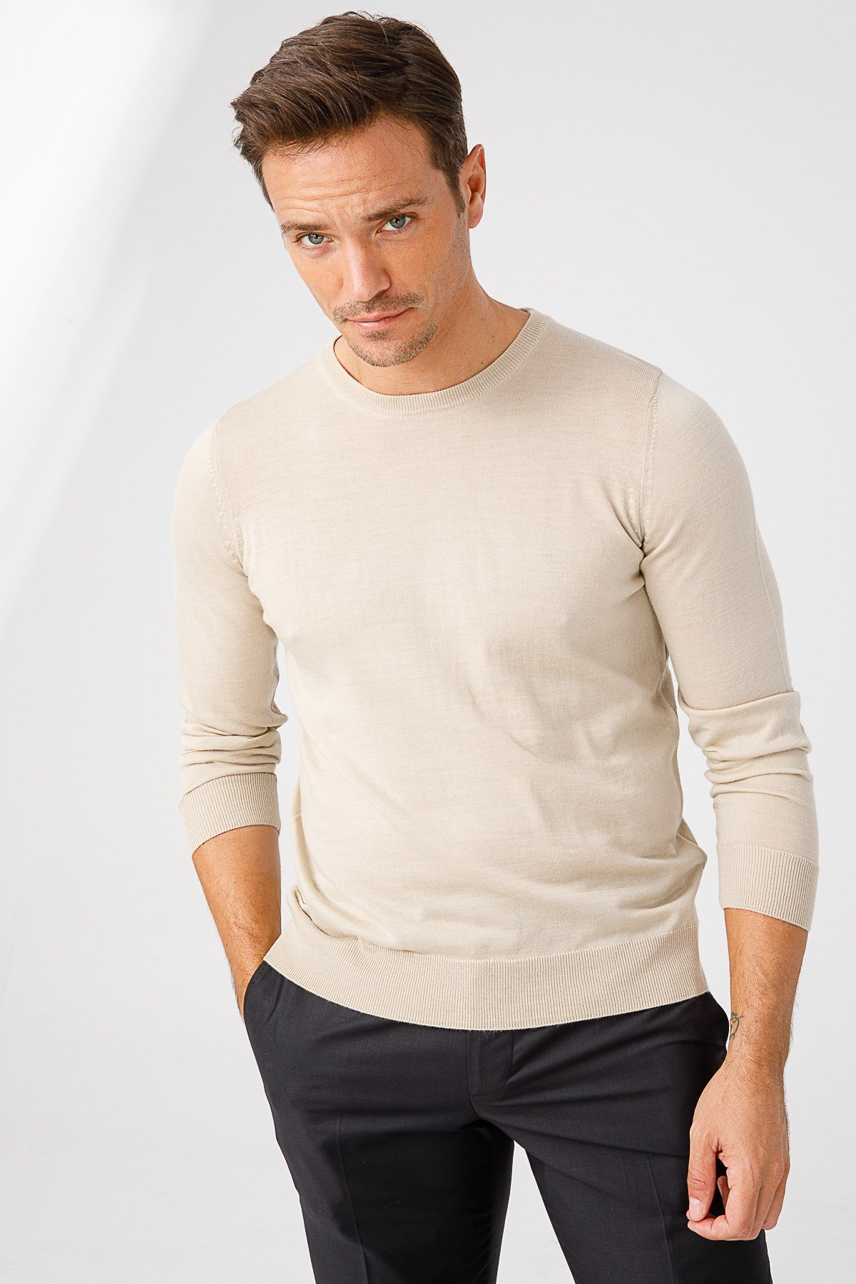 21603Erkek Basıc Sıfır Yaka İnce Triko Kazak Bej