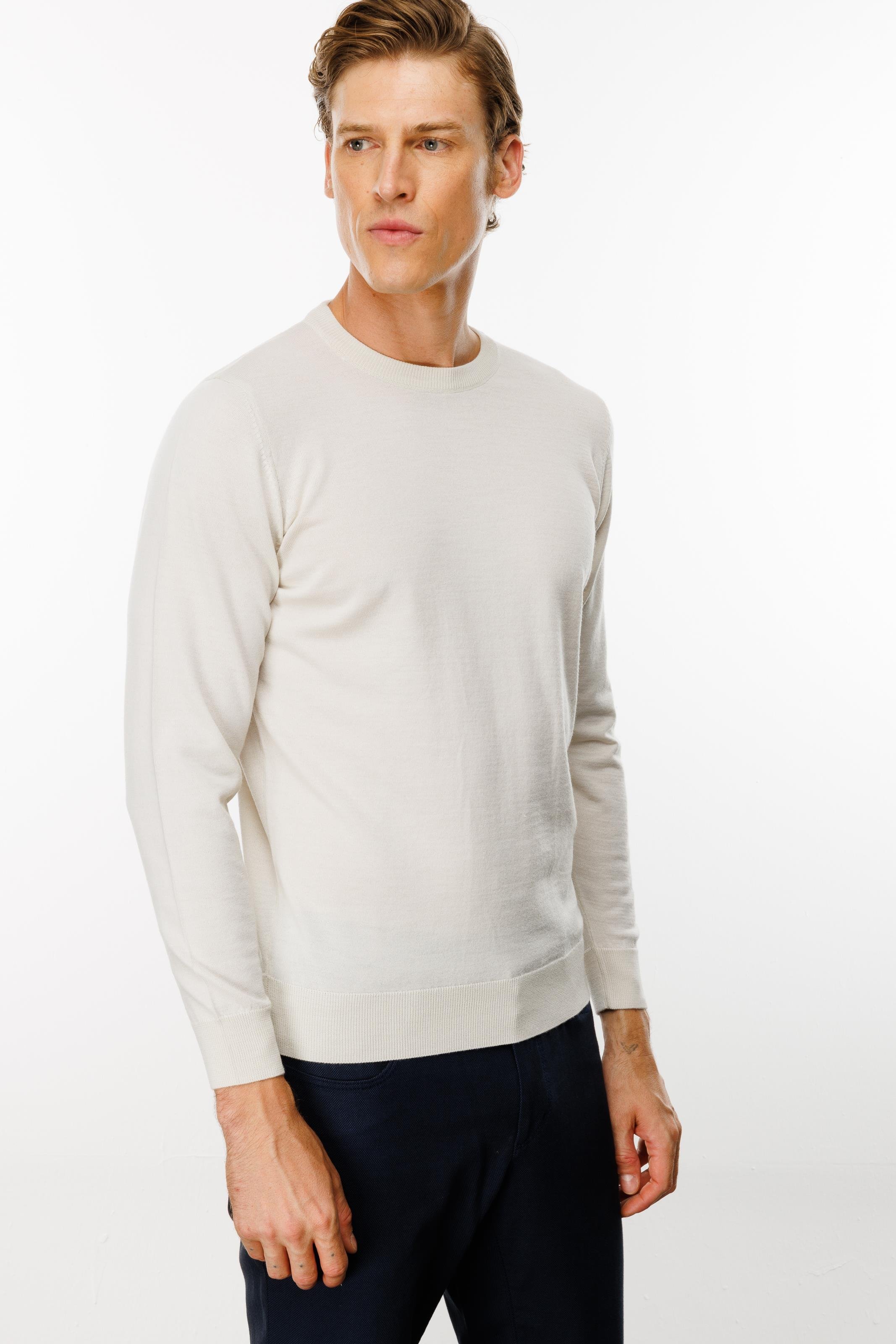 21603Классический трикотаж с круглым вырезом для мужчин Свитер цвета кости