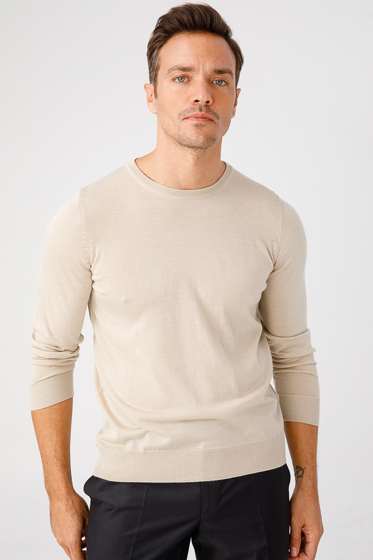 21603Erkek Basıc Sıfır Yaka İnce Triko Kazak Bej