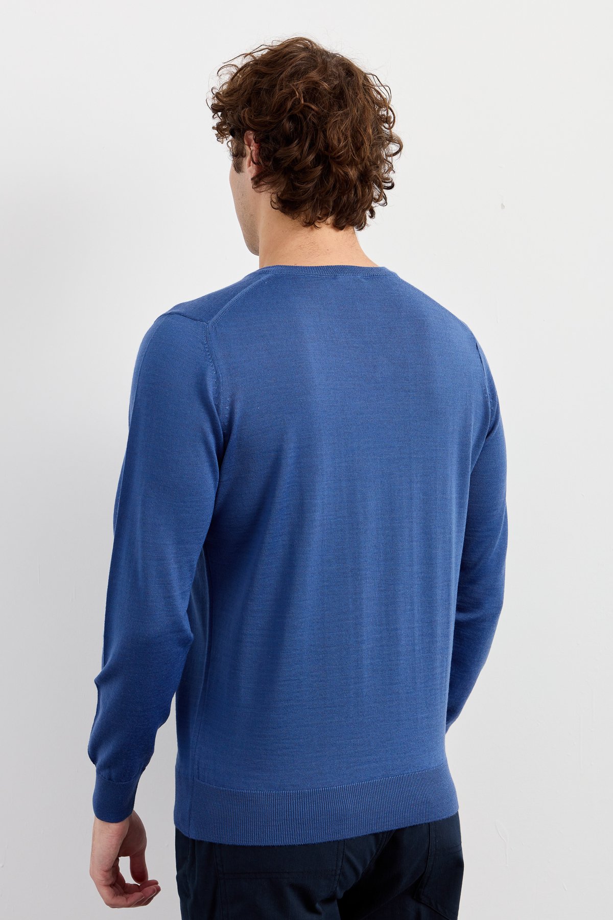 21602Erkek Basic V Yaka İnce Triko Kazak İndigo