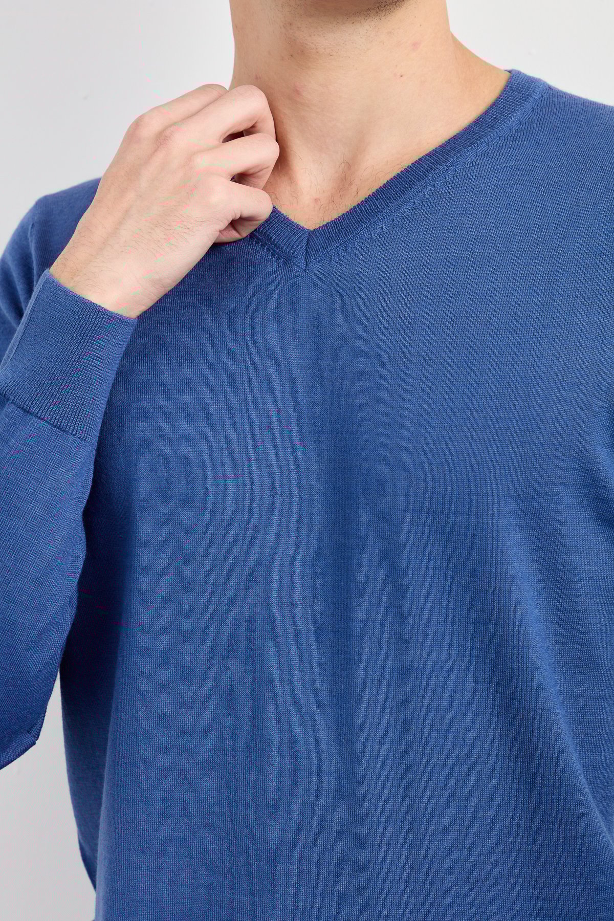 21602Erkek Basic V Yaka İnce Triko Kazak İndigo