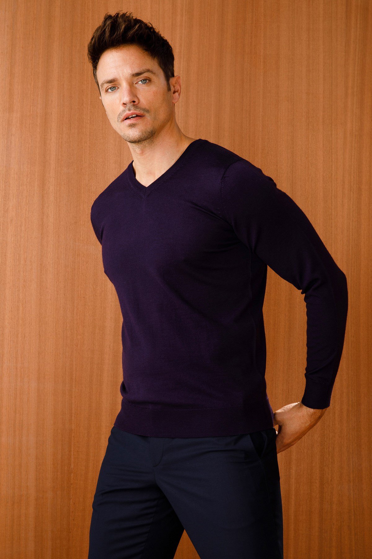 21602Erkek Basıc V Yaka İnce Triko Kazak K.Mor