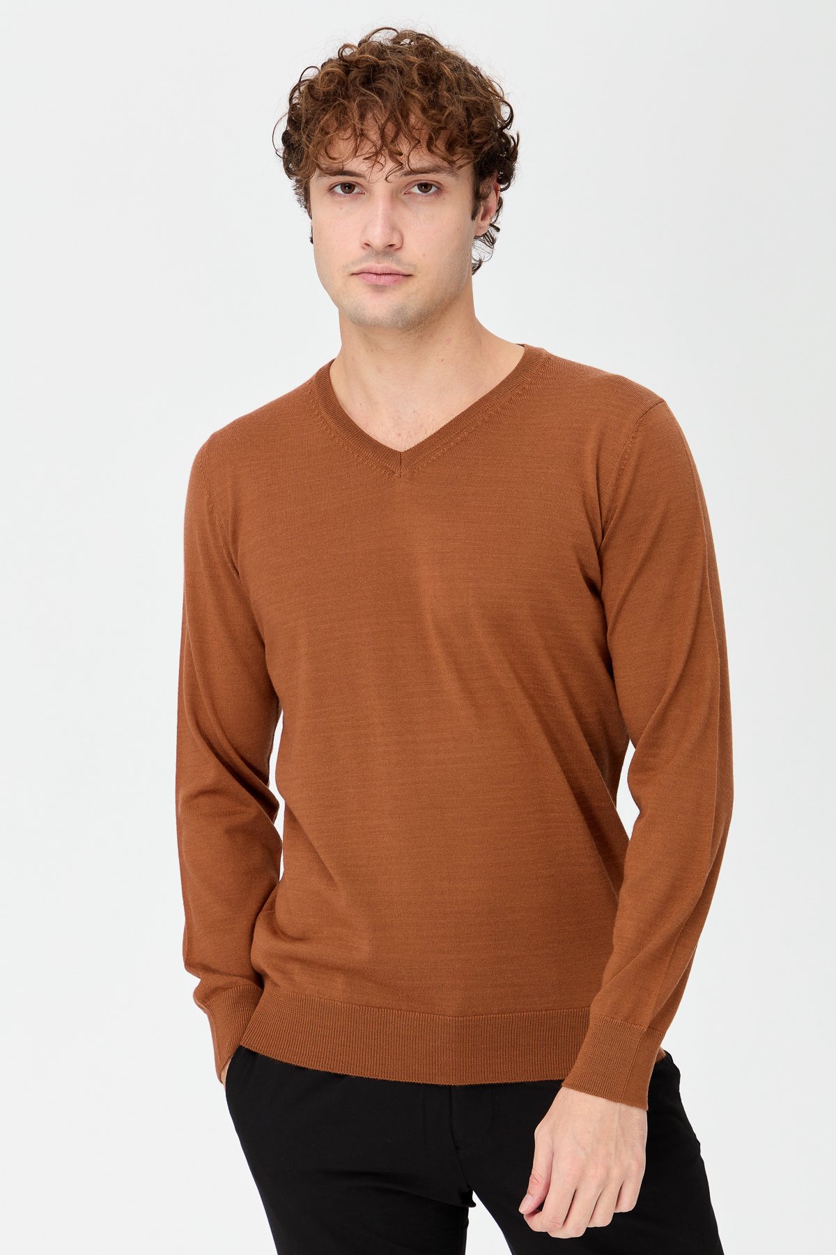 21602Erkek Basic V Yaka İnce Triko Kazak K.taba