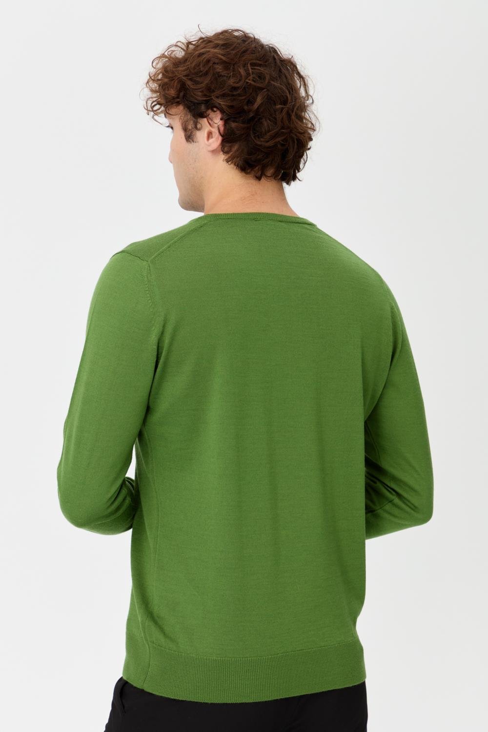 21602Erkek Basic V Yaka İnce Triko Kazak K.Yosun