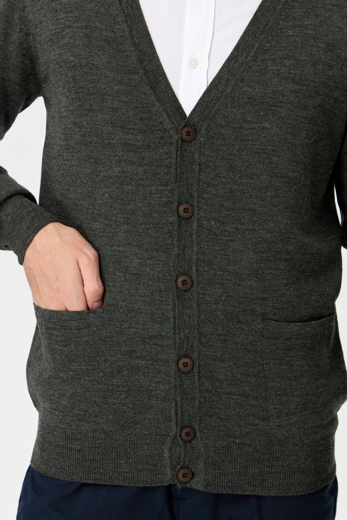 22605Erkek Basic V Yaka Önü Düğmeli İnce Triko K.Füme