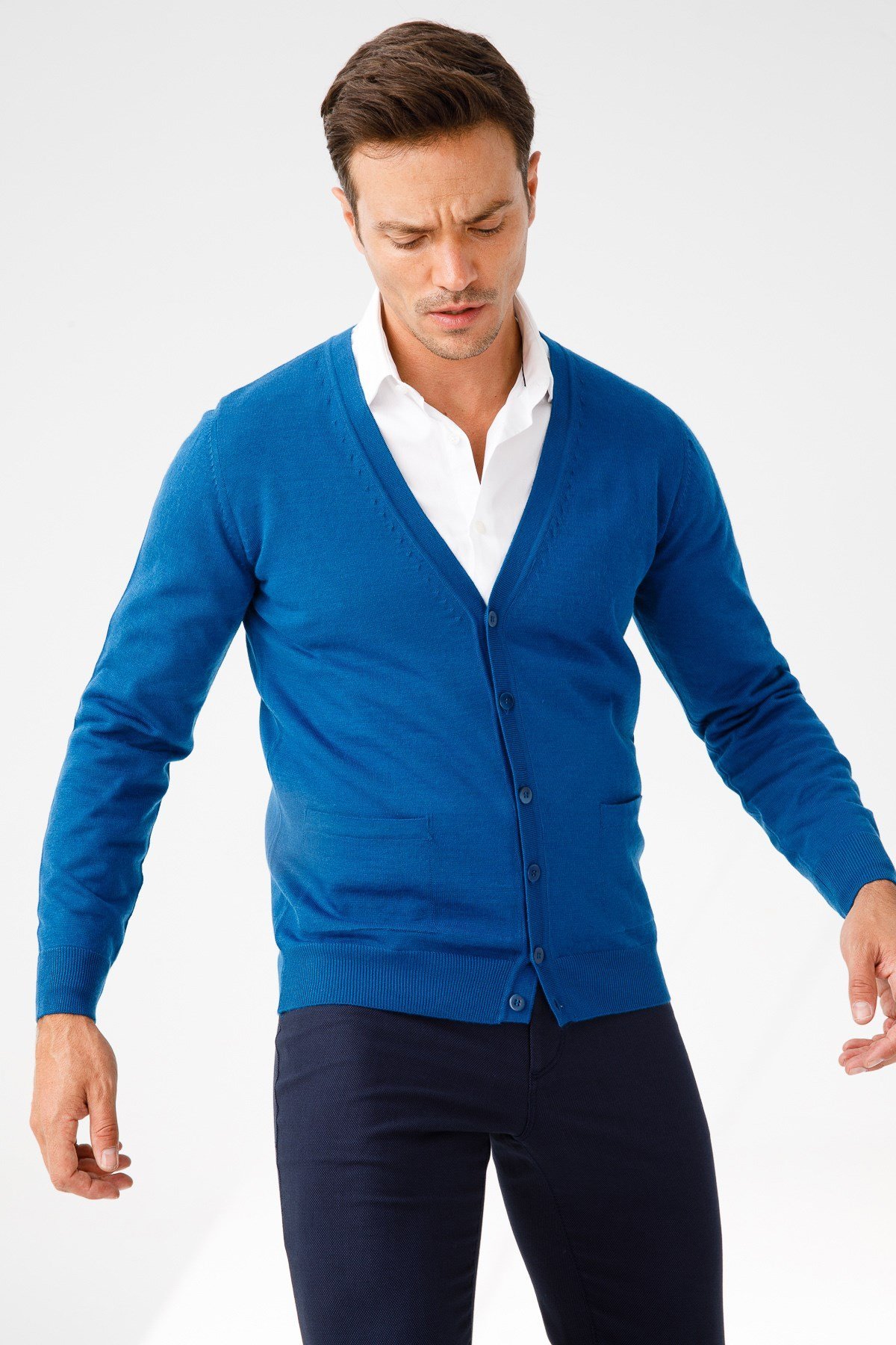 21605Erkek Basıc V Yaka Önü Düğmeli İnce Triko Ceket Saks Mavi