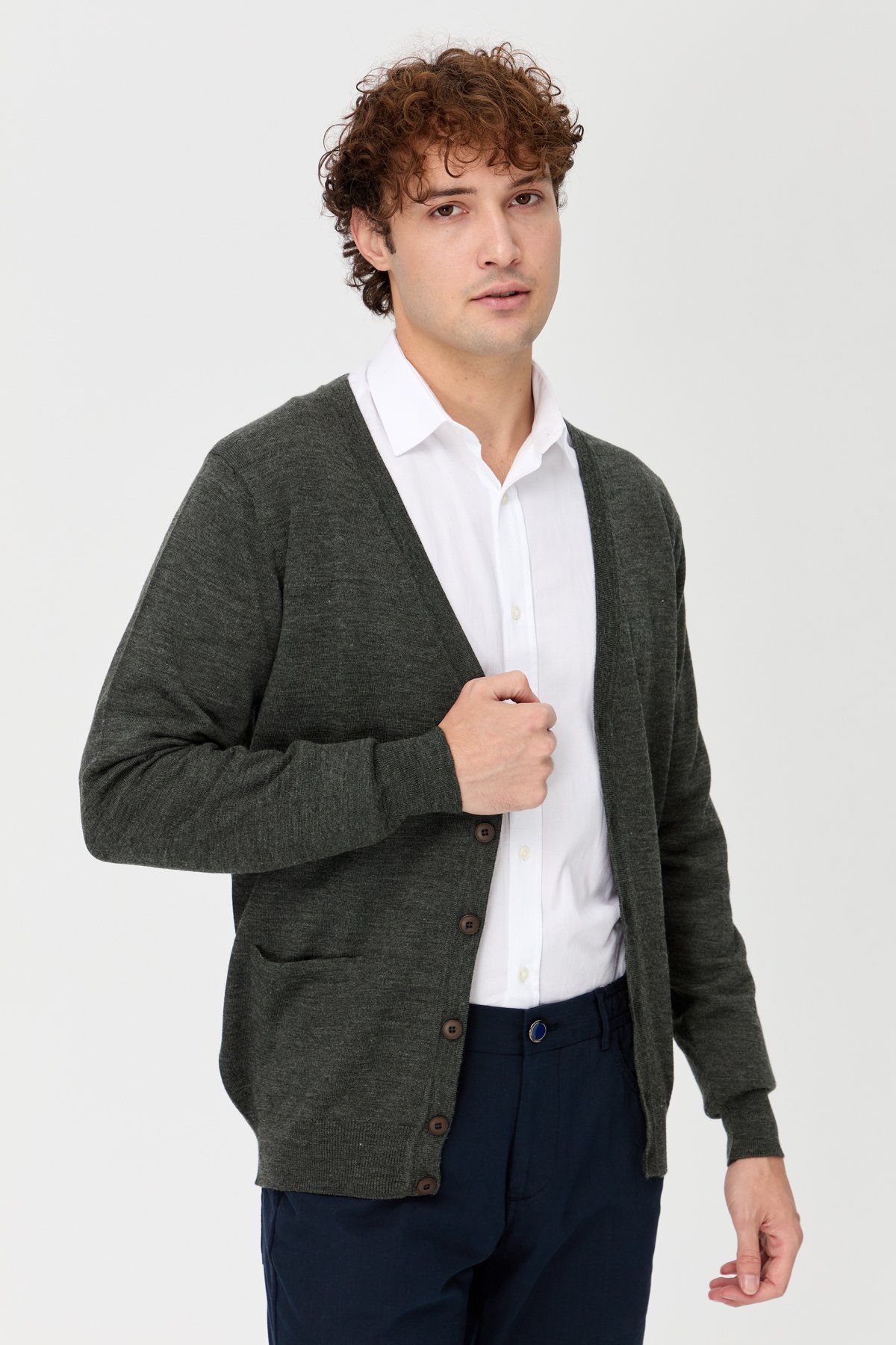 22605Erkek Basic V Yaka Önü Düğmeli İnce Triko K.Füme