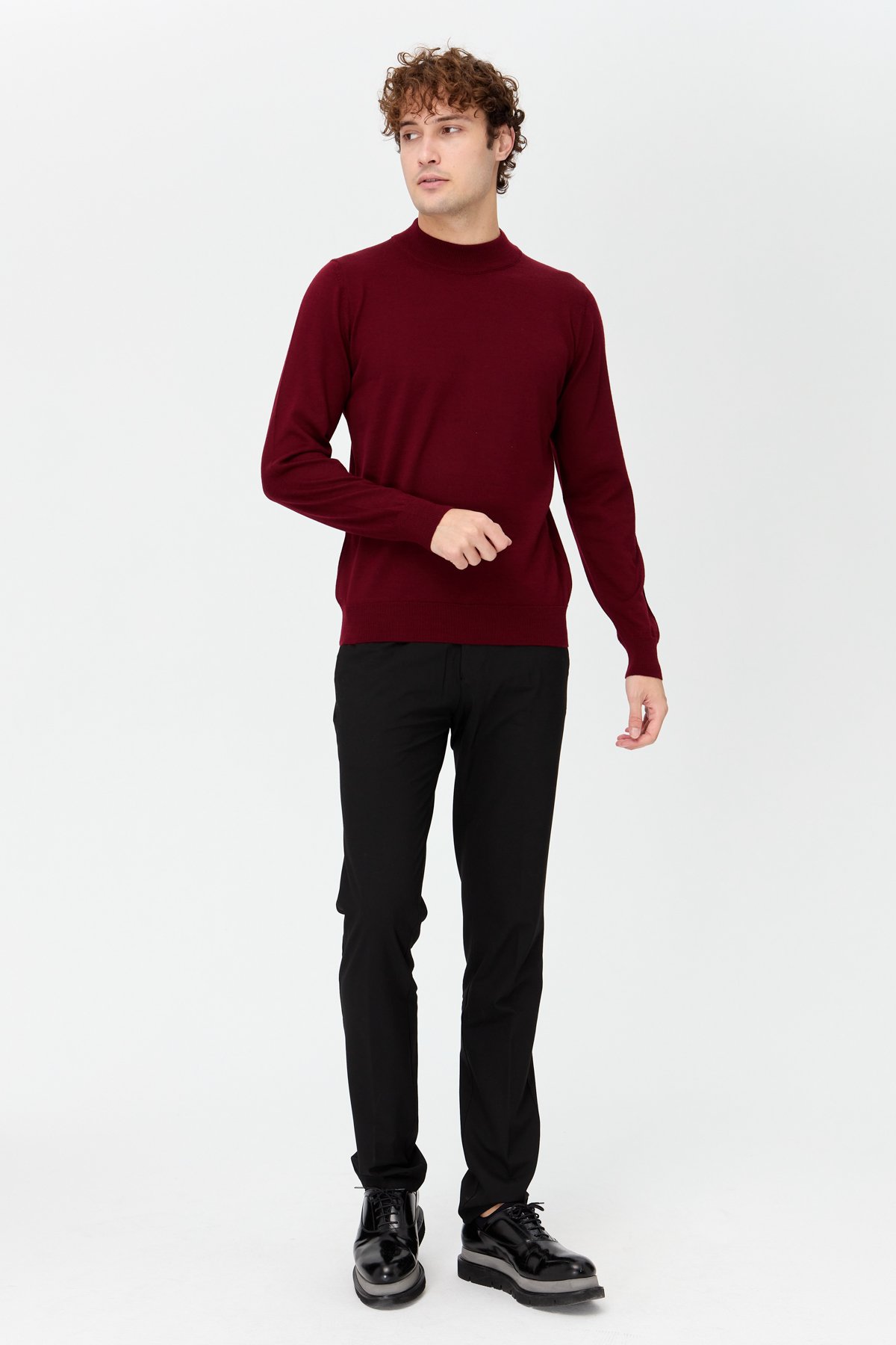 21604Мужской базовый свитер с имитацией водолазки бордовый 