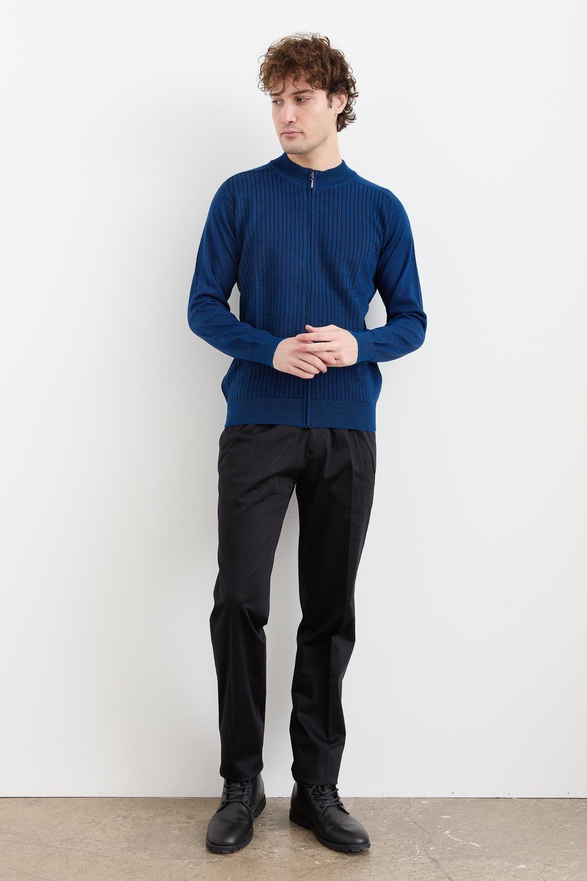 21503Пальто мужское из шерстяного трикотажа синее