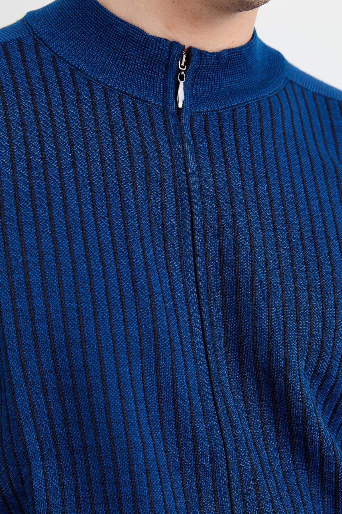 21503Пальто мужское из шерстяного трикотажа синее