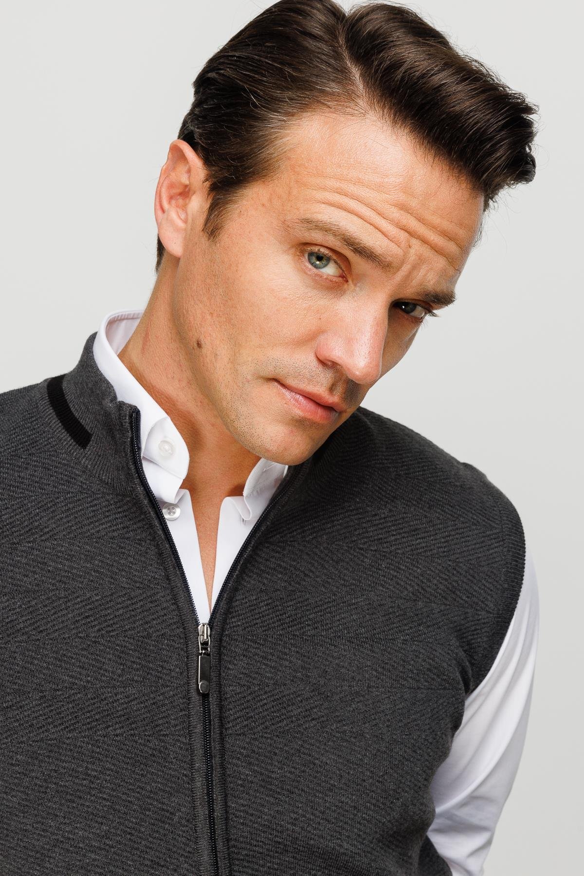 23556Erkek Çelik Örgü Yün Yelek K.Gri