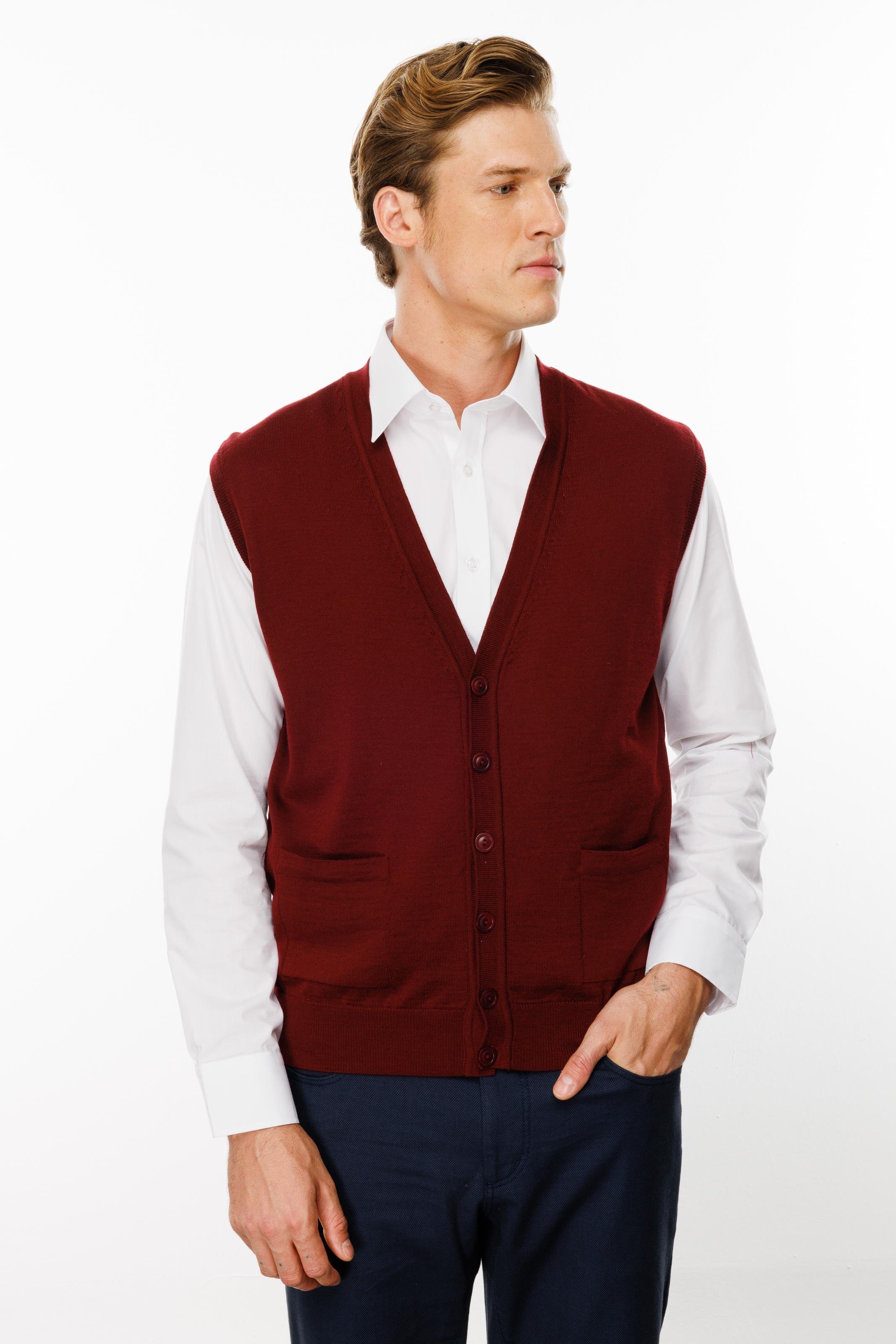 22606Мужской трикотажный жилет цвета сливы