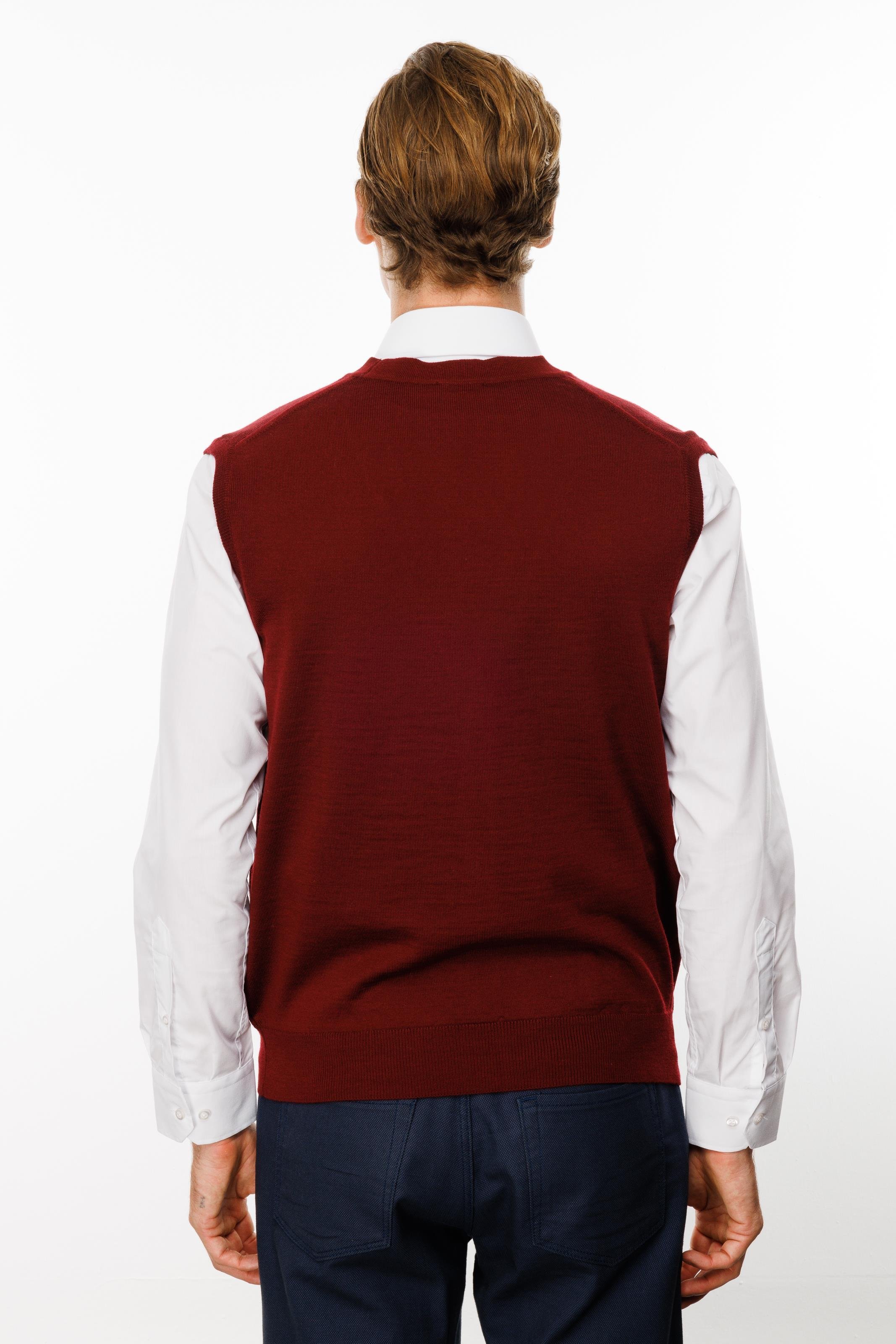 22606Мужской трикотажный жилет цвета сливы