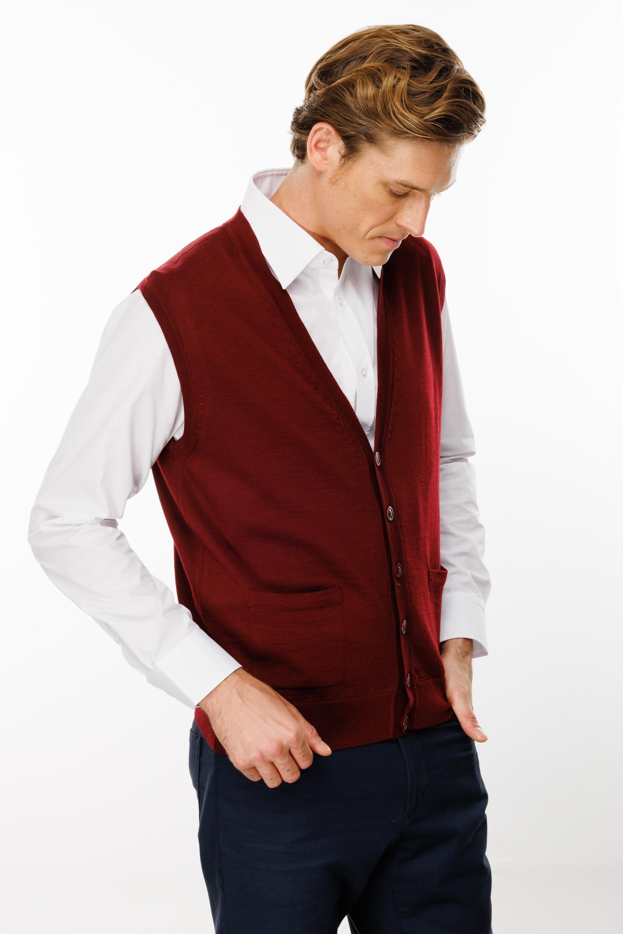 22606Мужской трикотажный жилет цвета сливы