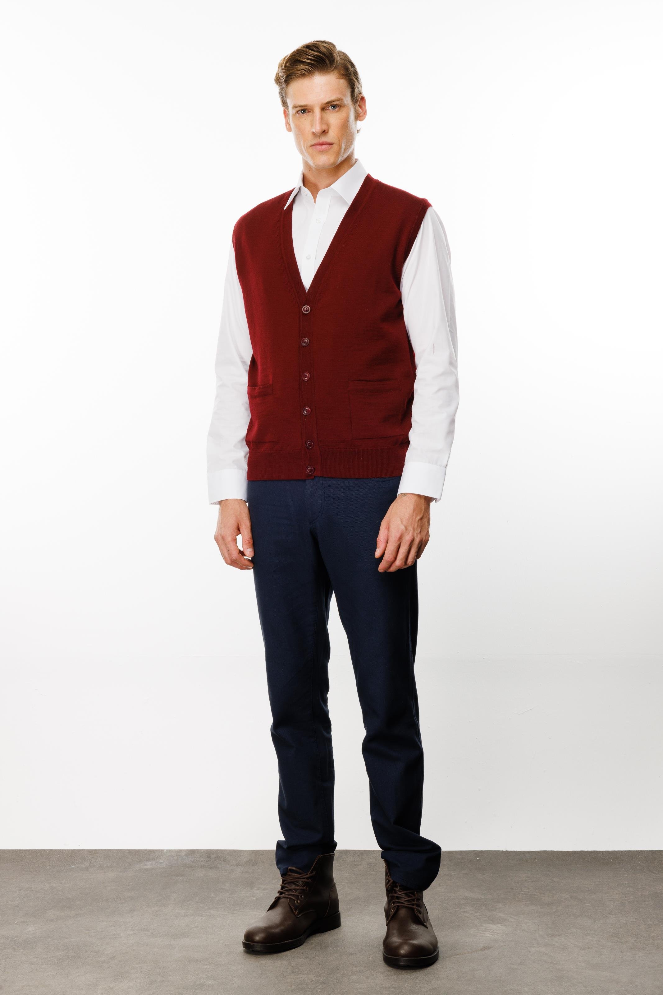 22606Мужской трикотажный жилет цвета сливы