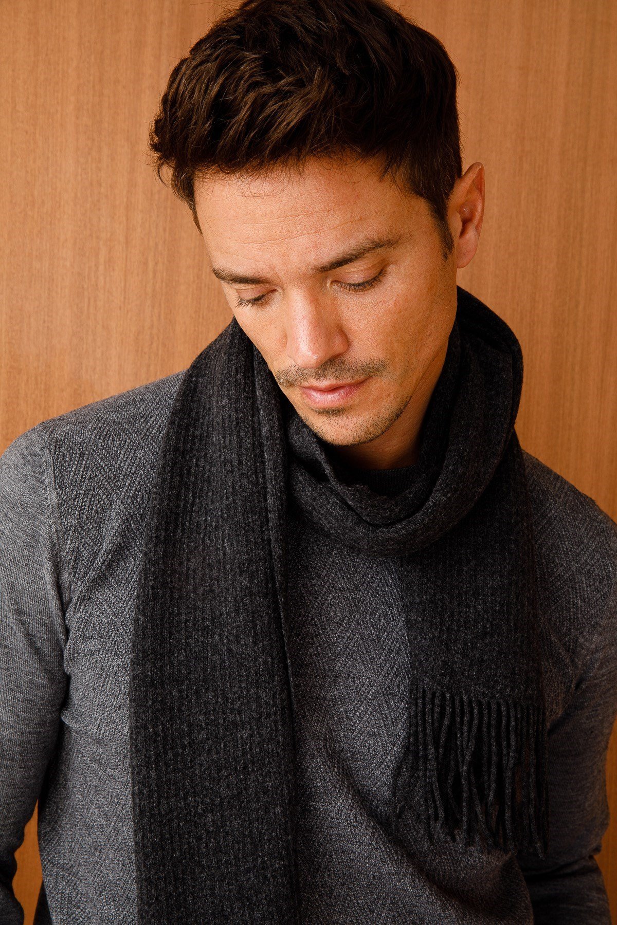 22527Erkek Düz Yün Kaşkol K.Füme