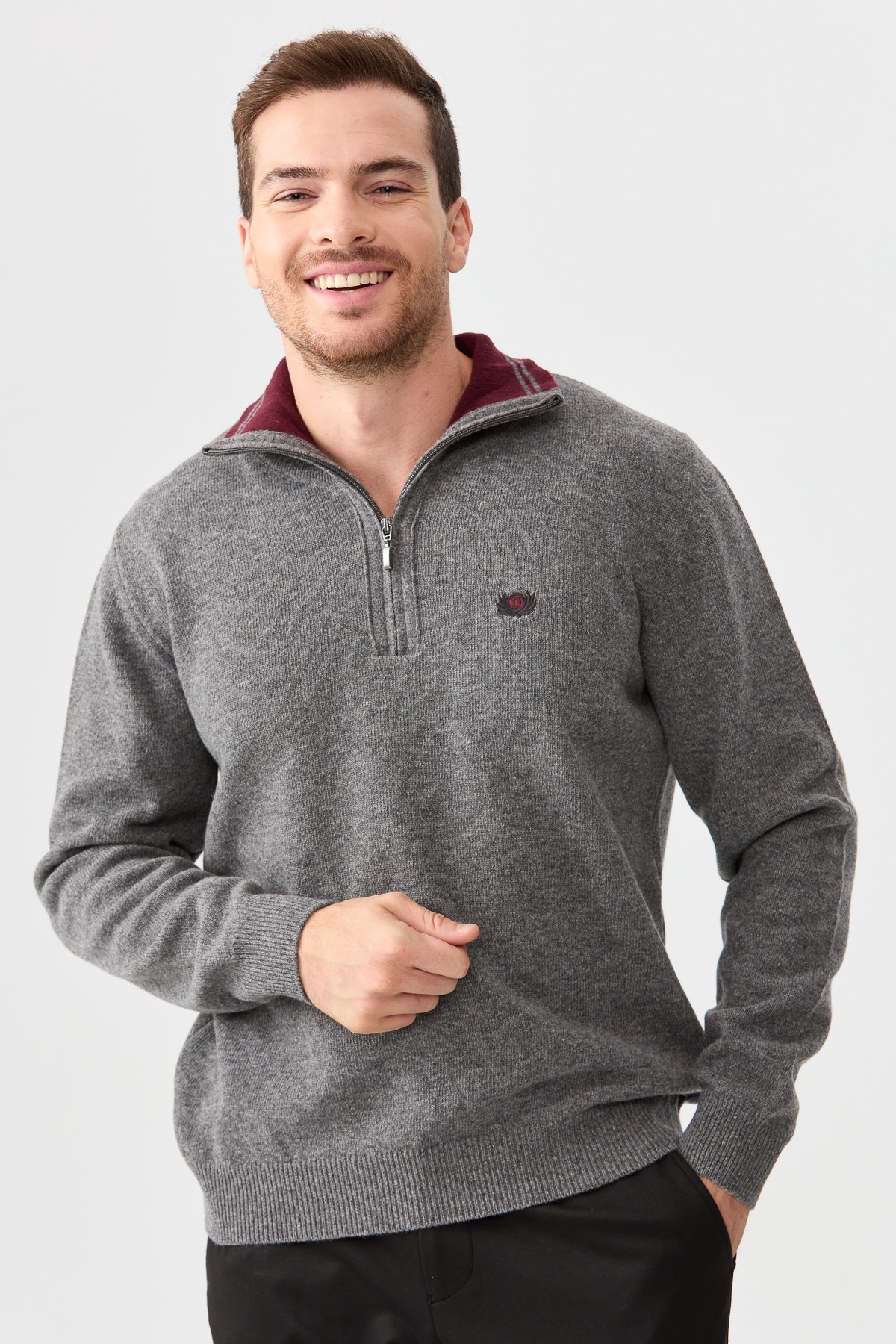 22570Erkek Fermuarlı Yaka Klasik Yün Kazak Füme