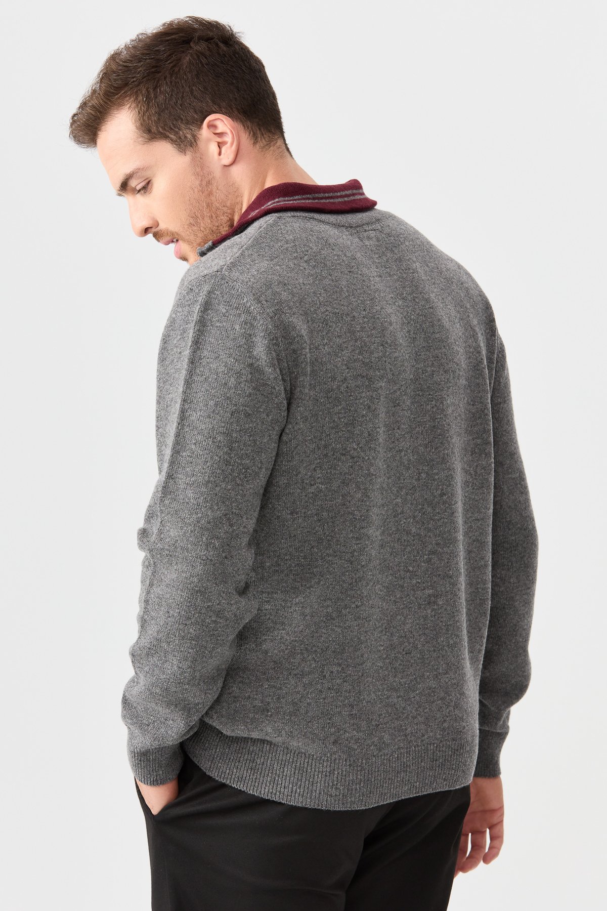 22570Erkek Fermuarlı Yaka Klasik Yün Kazak Füme