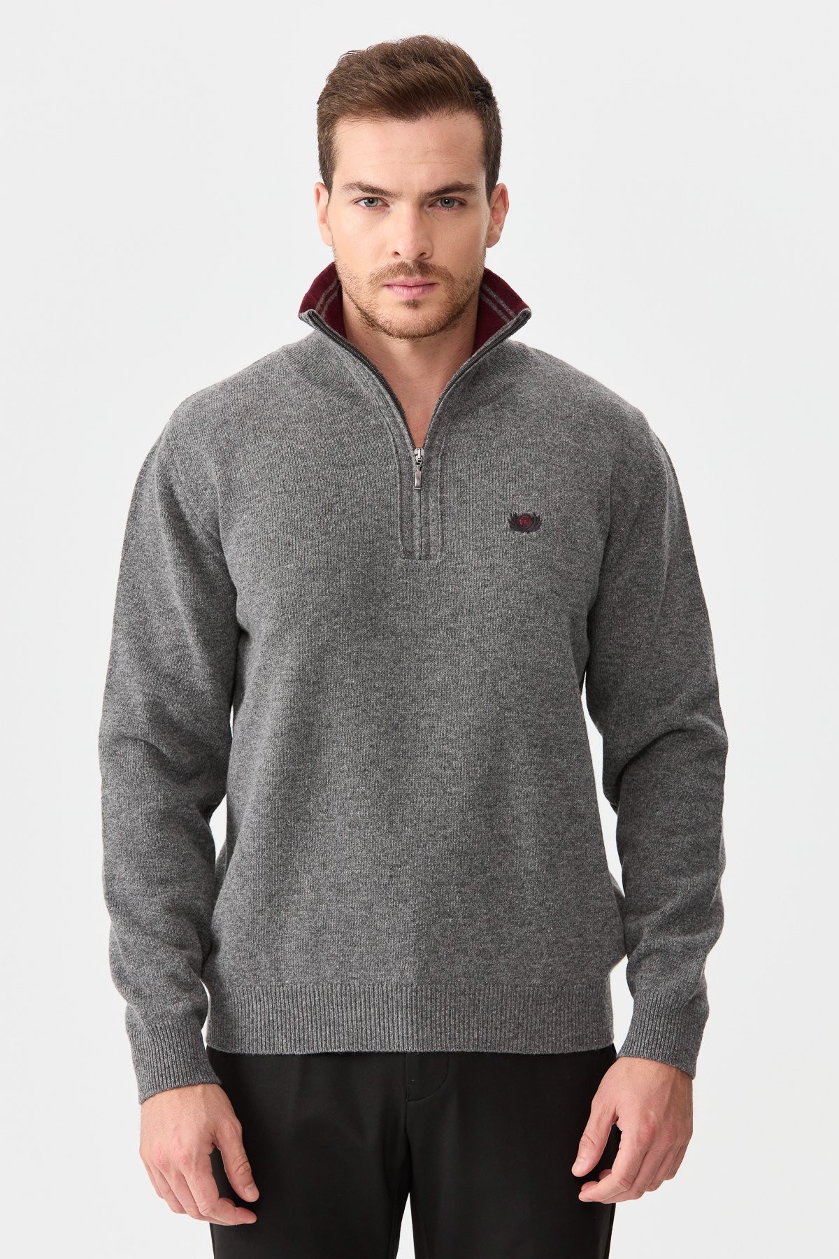 22570Erkek Fermuarlı Yaka Klasik Yün Kazak Füme