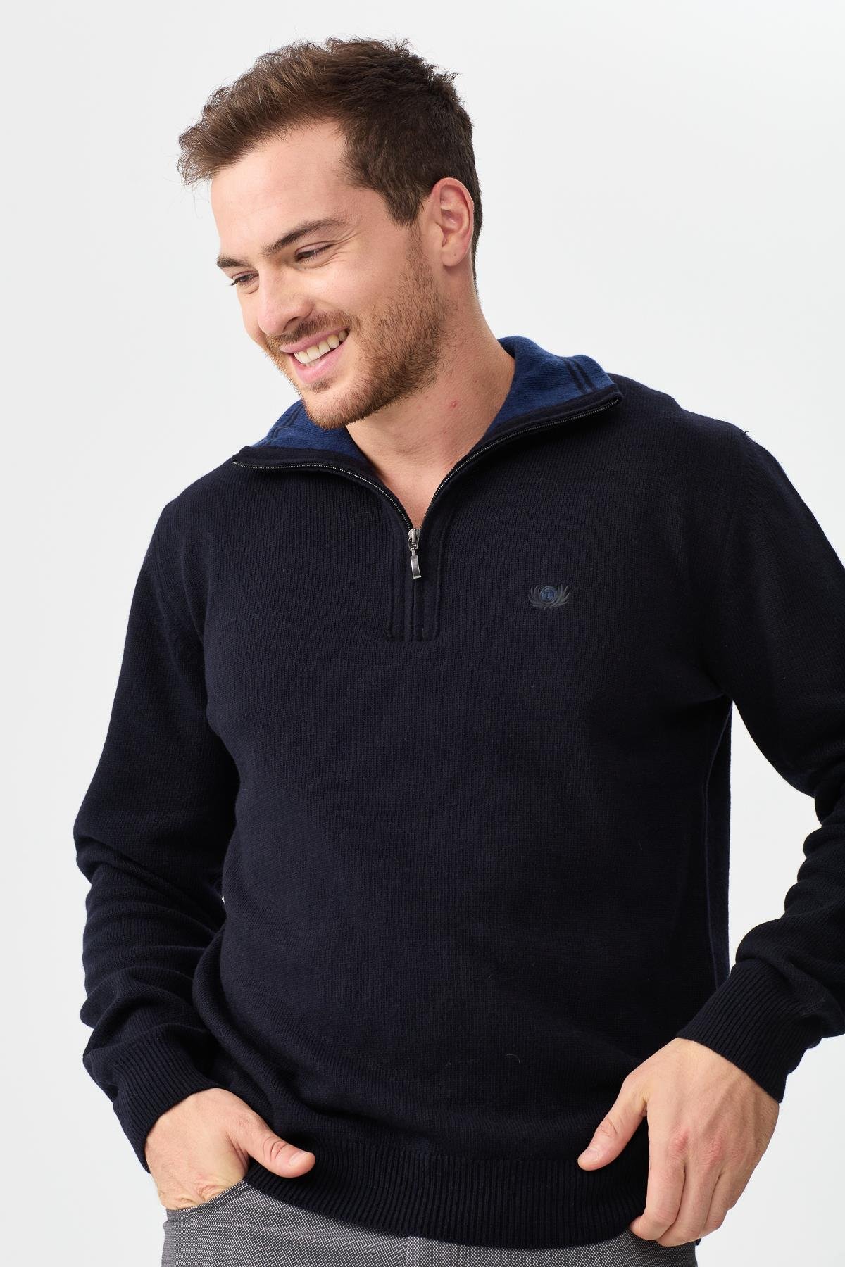 22570Erkek Fermuarlı Yaka Klasik Yün Kazak Y.A Lacivert