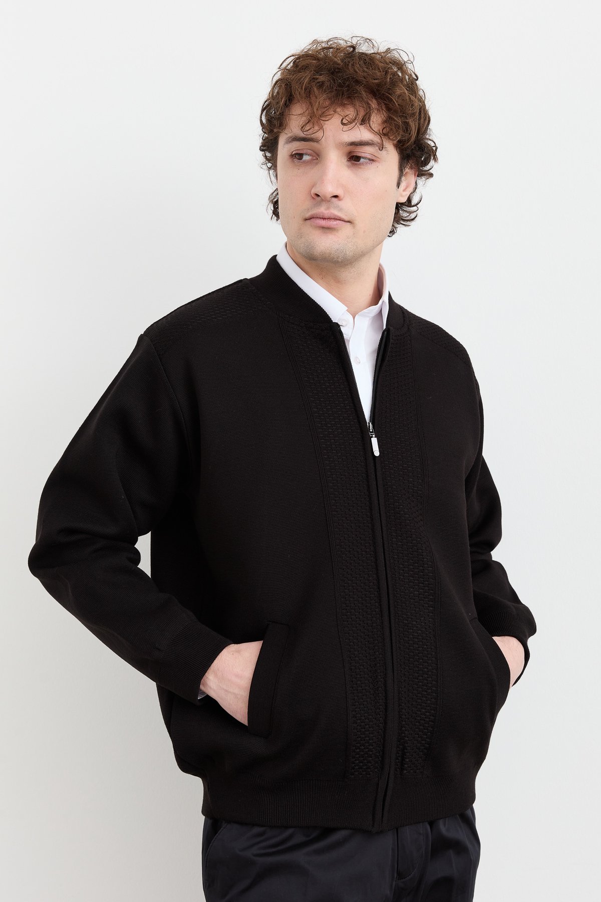 23561Erkek Hakim Yaka Çelik Örgü Astarlı Yün Mont Siyah