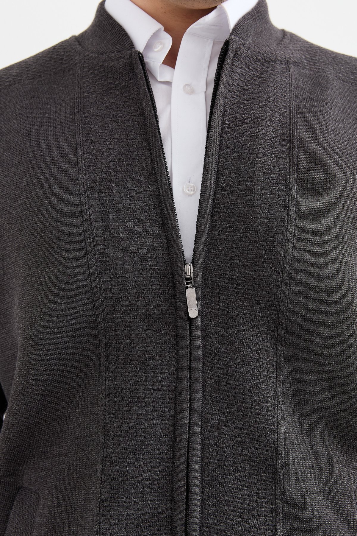 23561Erkek Hakim Yaka Çelik Örgü Astarlı Yün Mont Gri