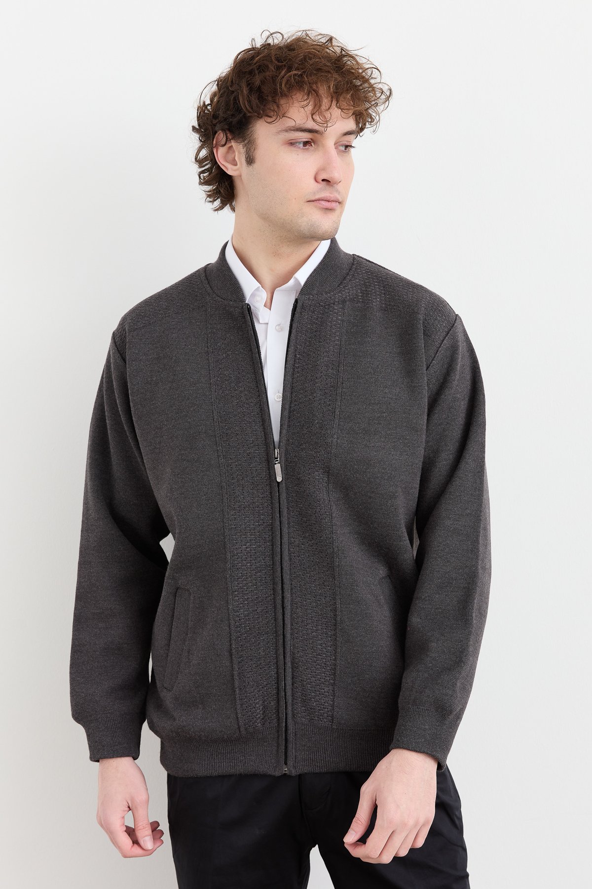 23561Erkek Hakim Yaka Çelik Örgü Astarlı Yün Mont Gri