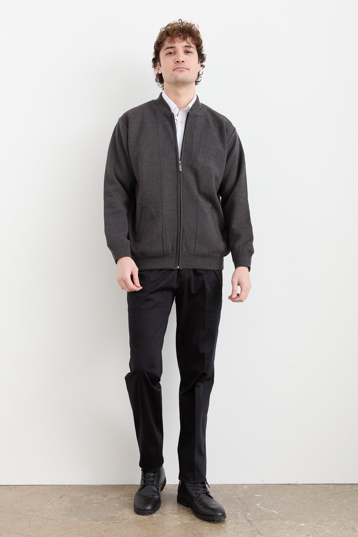 23561Erkek Hakim Yaka Çelik Örgü Astarlı Yün Mont Gri