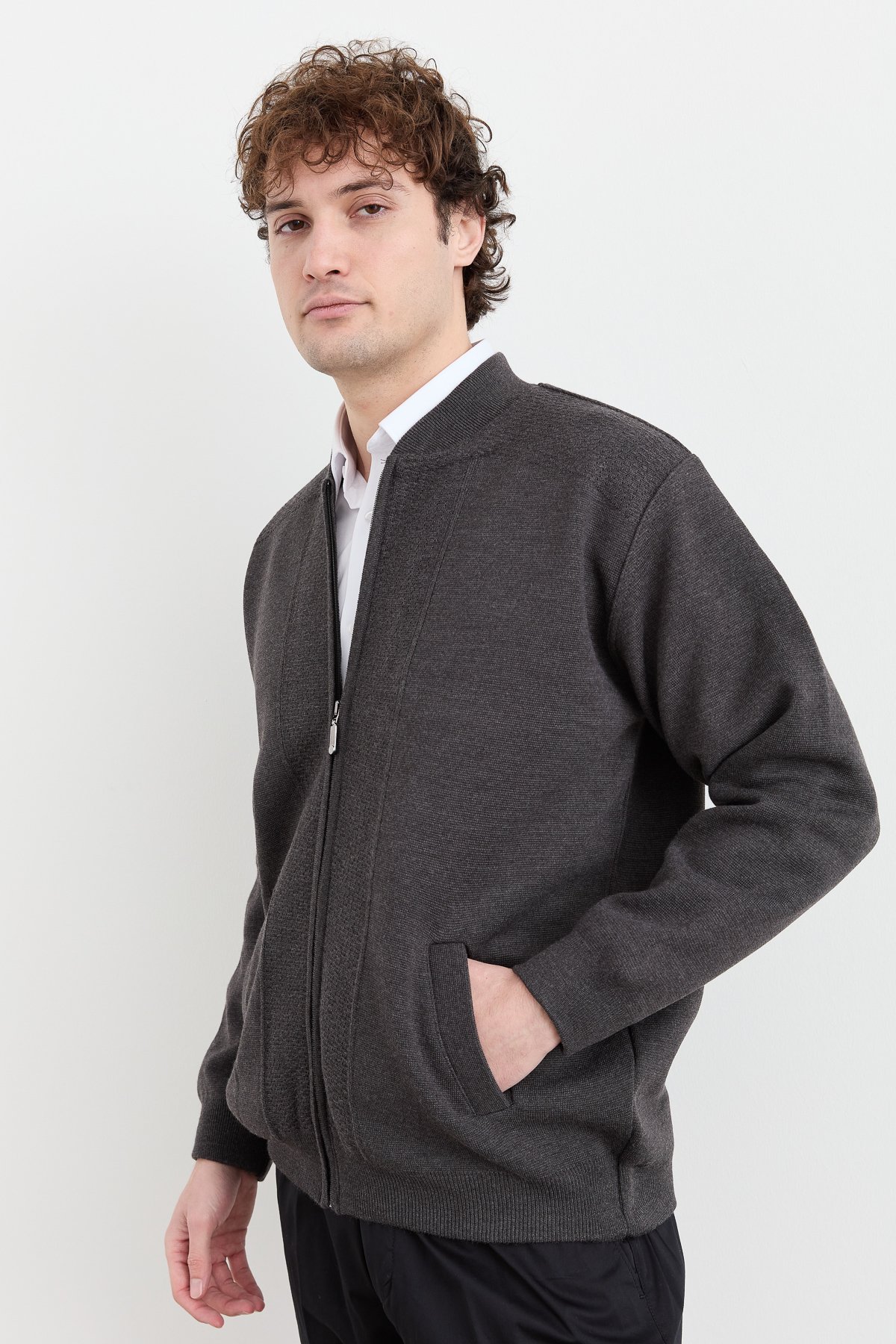 23561Erkek Hakim Yaka Çelik Örgü Astarlı Yün Mont Gri