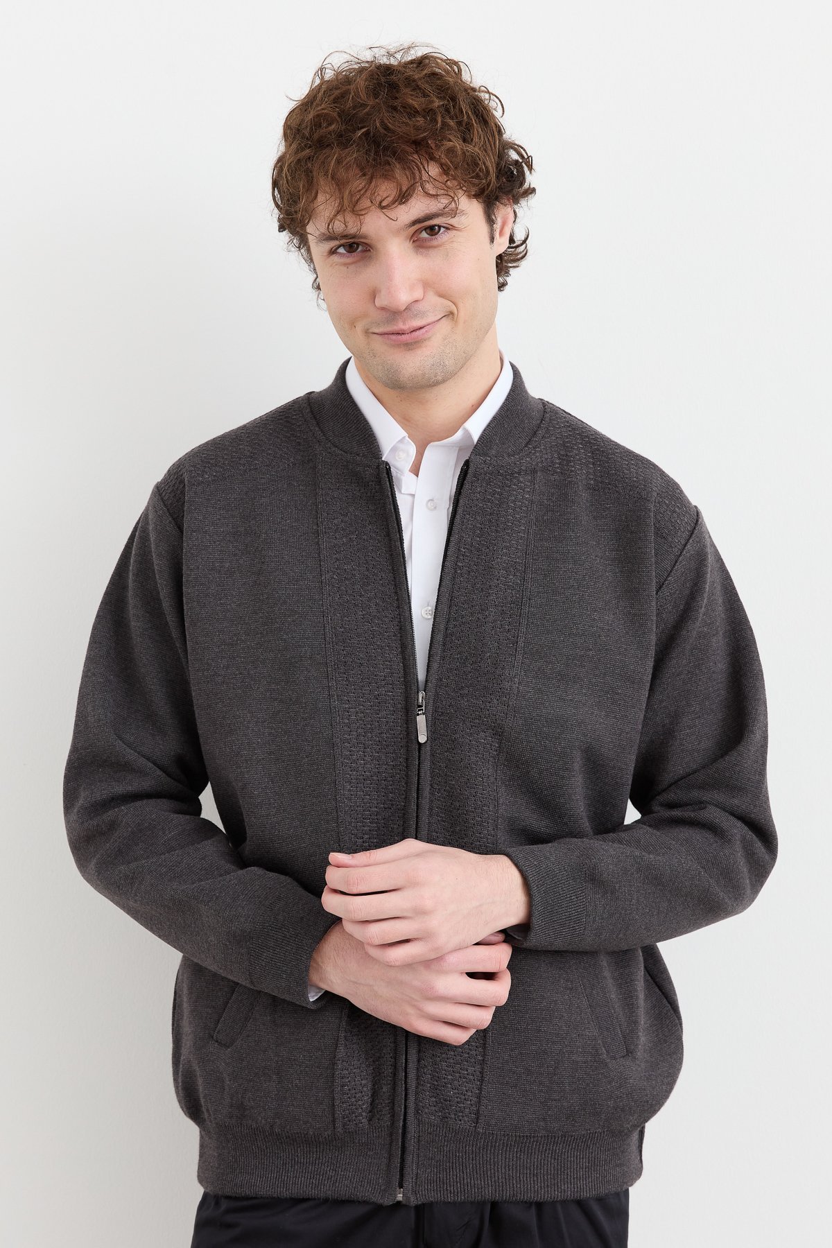 23561Erkek Hakim Yaka Çelik Örgü Astarlı Yün Mont Gri