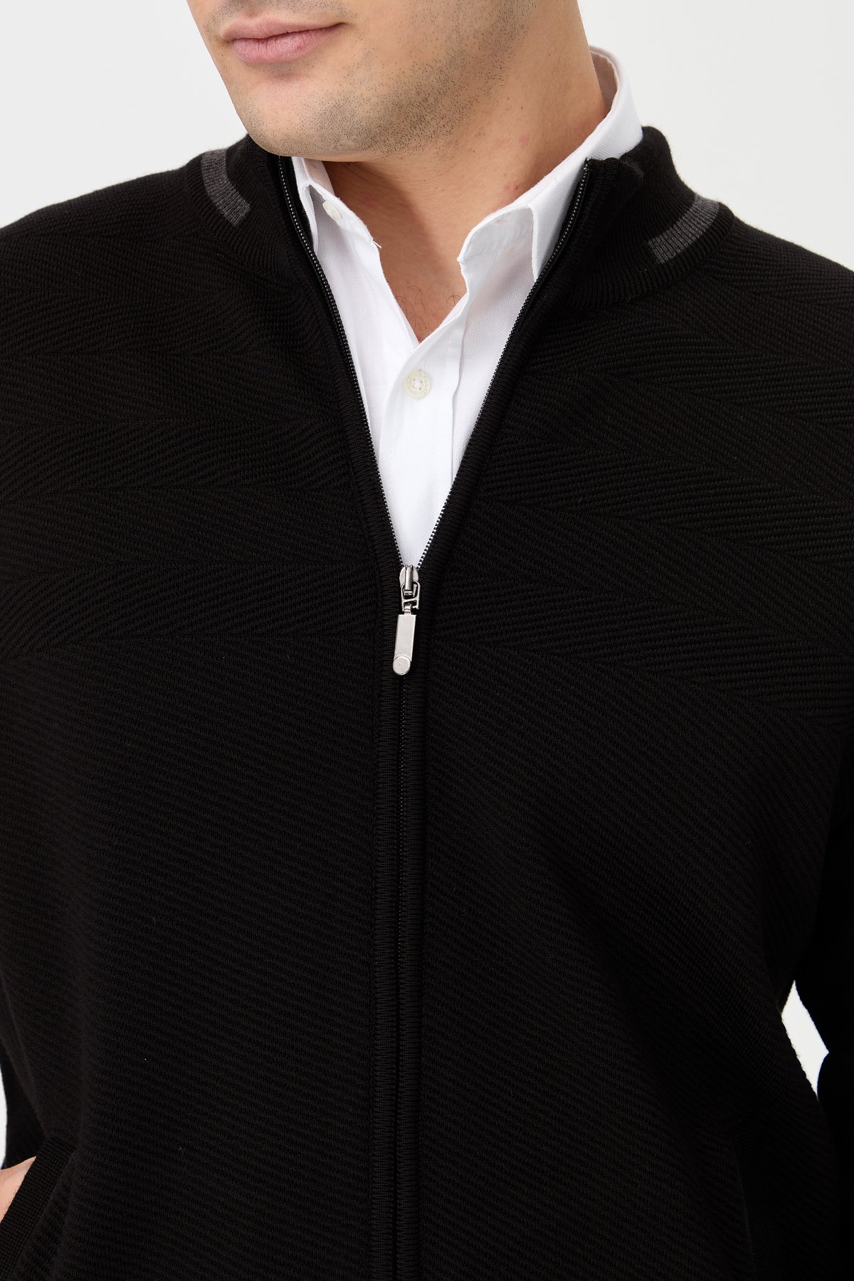 23558Erkek Hakim Yaka Çelik Örgü Yün Triko Mont Siyah