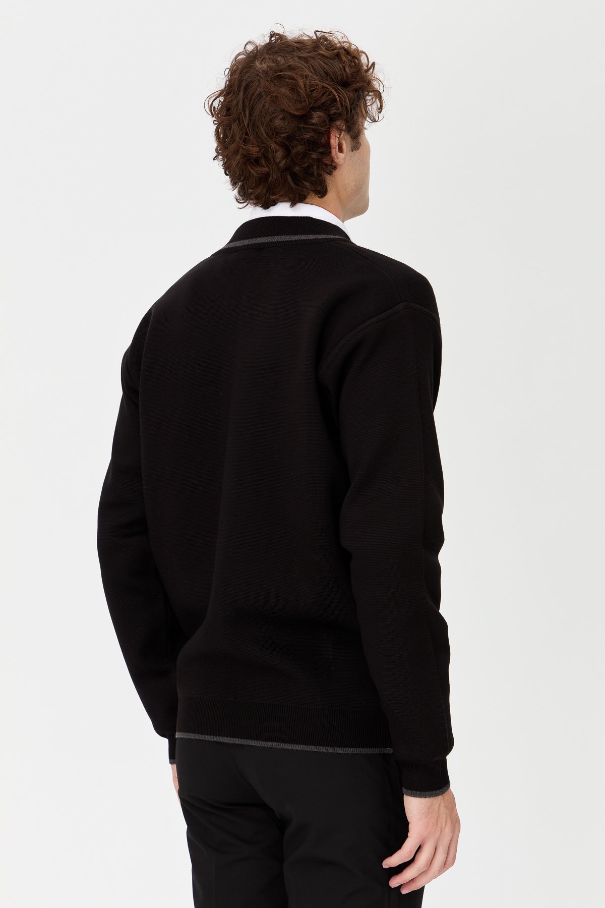 23558Erkek Hakim Yaka Çelik Örgü Yün Triko Mont Siyah