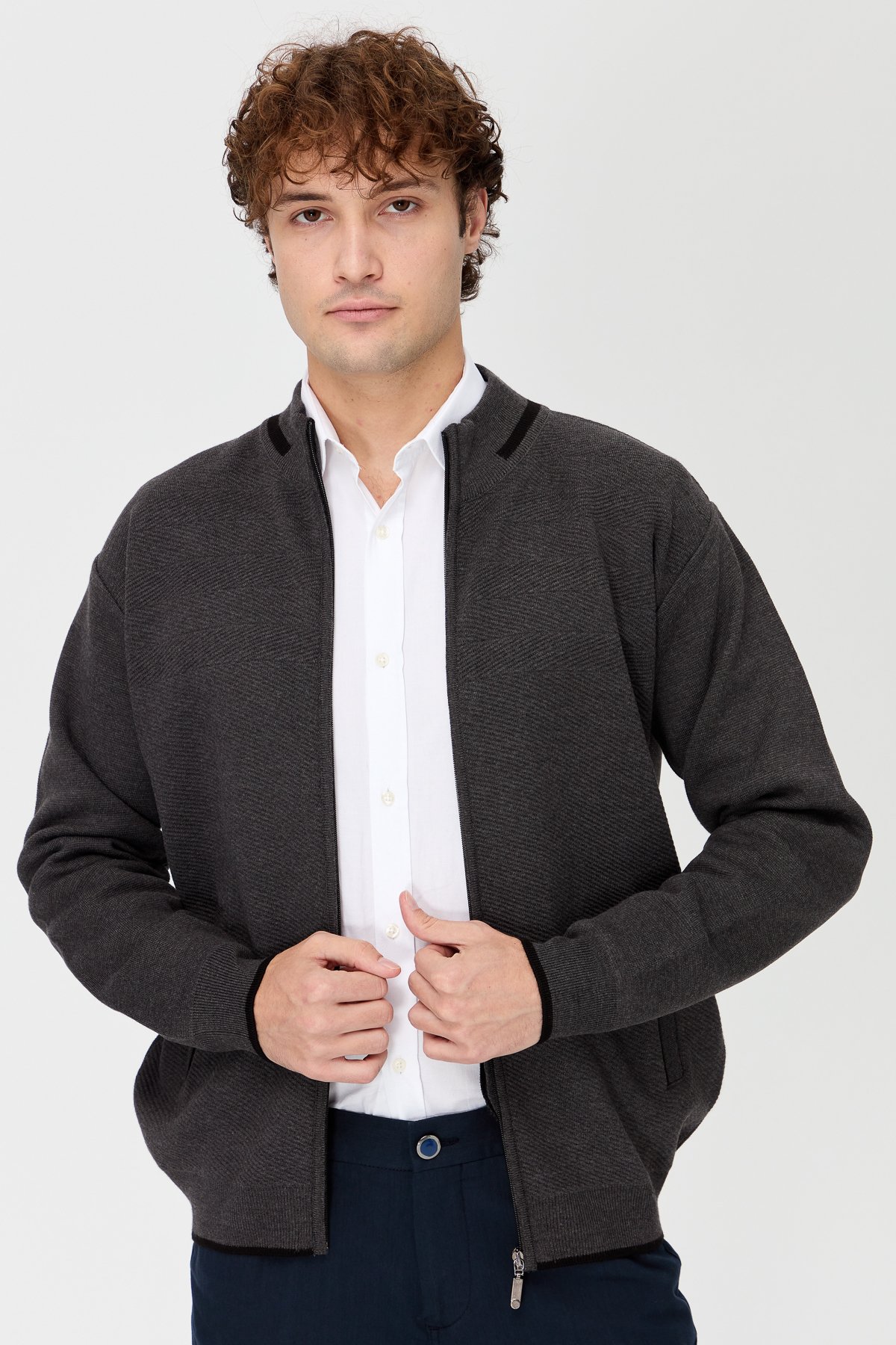 23558Erkek Hakim Yaka Çelik Örgü Yün Triko Mont K.Gri