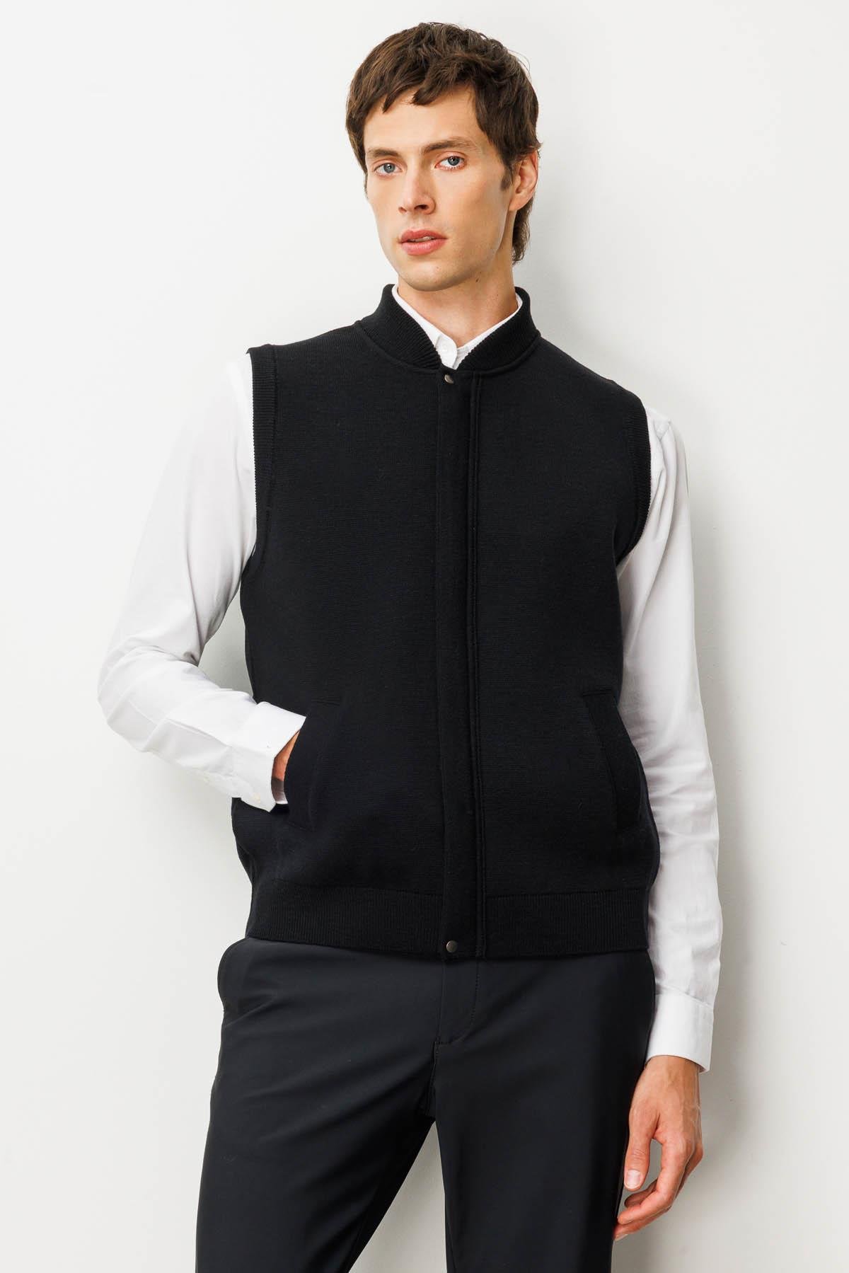22529Erkek Hakim Yaka Çelik Örgü Yün Yelek Siyah