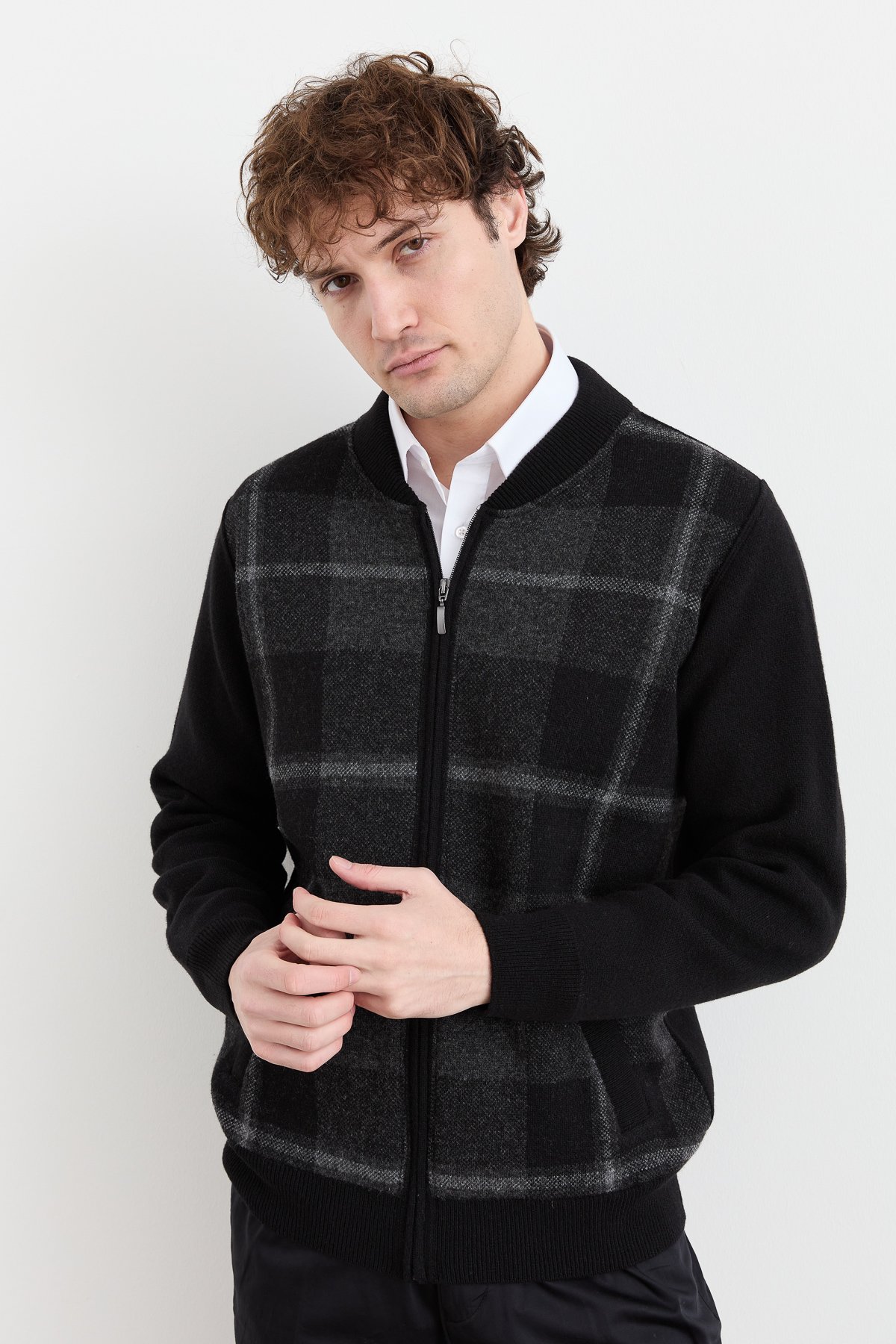 22552Erkek Hakim Yaka Kareli Pike Dokuma Mont Siyah