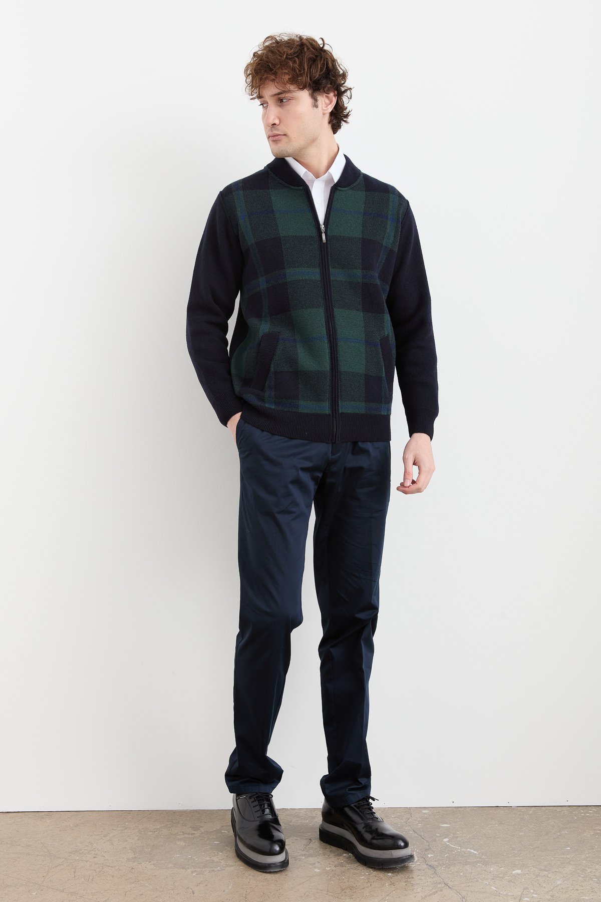 22552Erkek Hakim Yaka Kareli Pike Dokuma Mont K.Lacivert